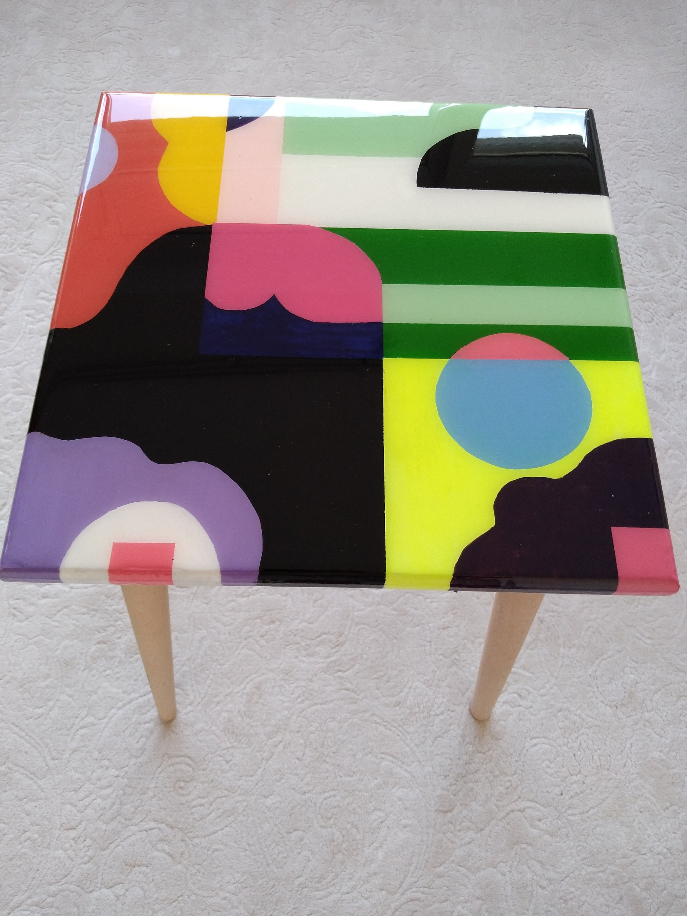 Small Colorful Wooden Resin Abstract Side Coffee Table, Yellow Pink Black Green Modern Entryway Bedside End Sofa Cool Epoxy Funky Art Table