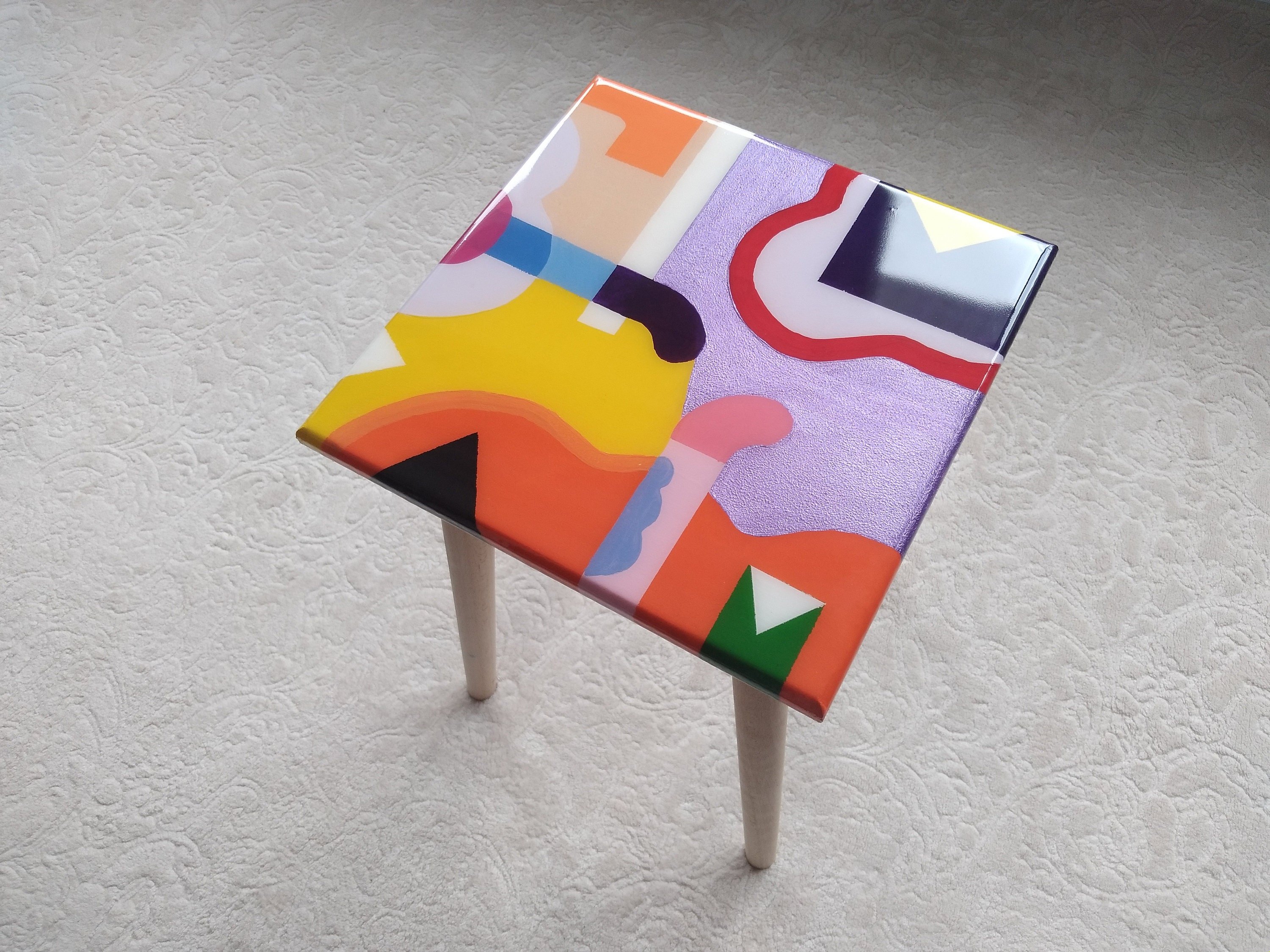 Unique Modern Colorful Epoxy Resin Side Table, Funky Living Room Bedroom Entryway Corner Farmhouse Entryway End Cool Chic Art Coffee Table