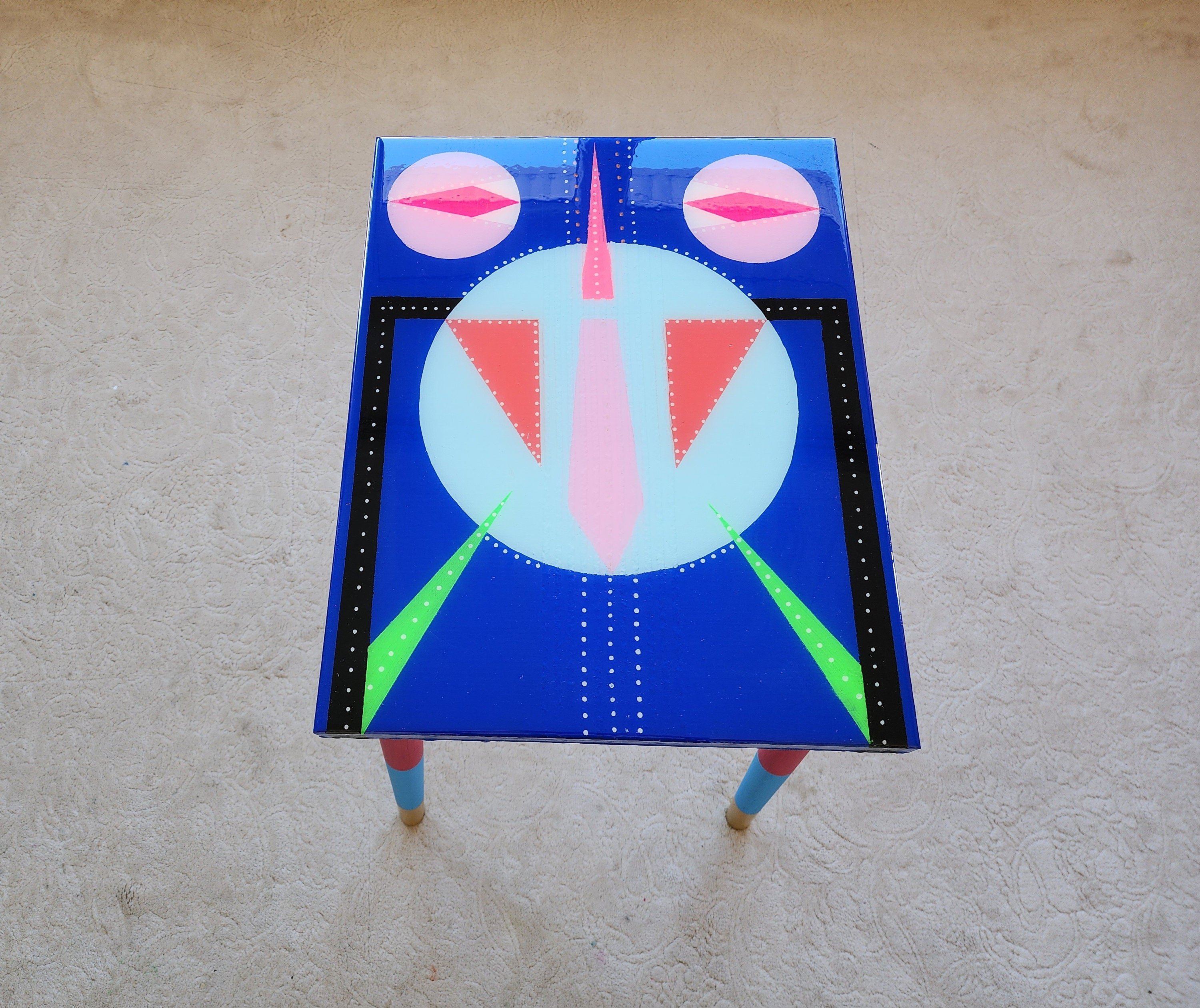 Unusual Blue Wooden Retro Epoxy Resin Side Coffee Table,Colorful Funky Eclectic Rainbow Abstract Pop Art Hand Painted Pink End Sofa Table
