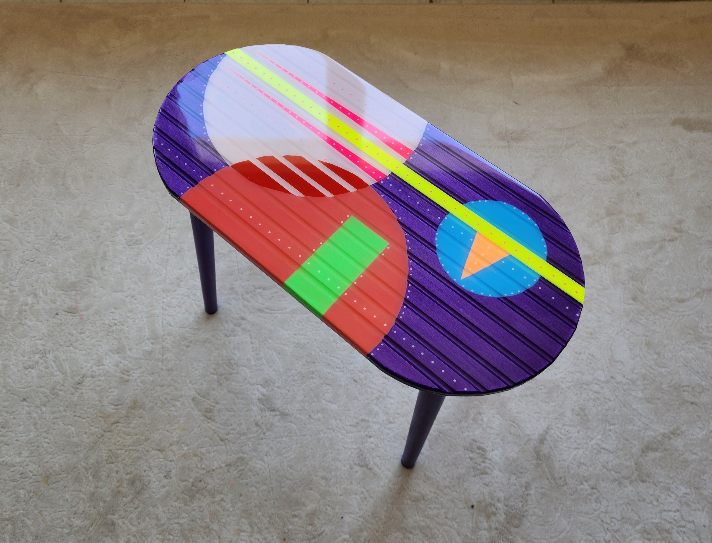 Oval Colorful Purple Pink Epoxy Resin Side Funky Tables, Abstract Modern Geometric  Cool Bedside Retro Vintage Pop Art Center Coffee Tables