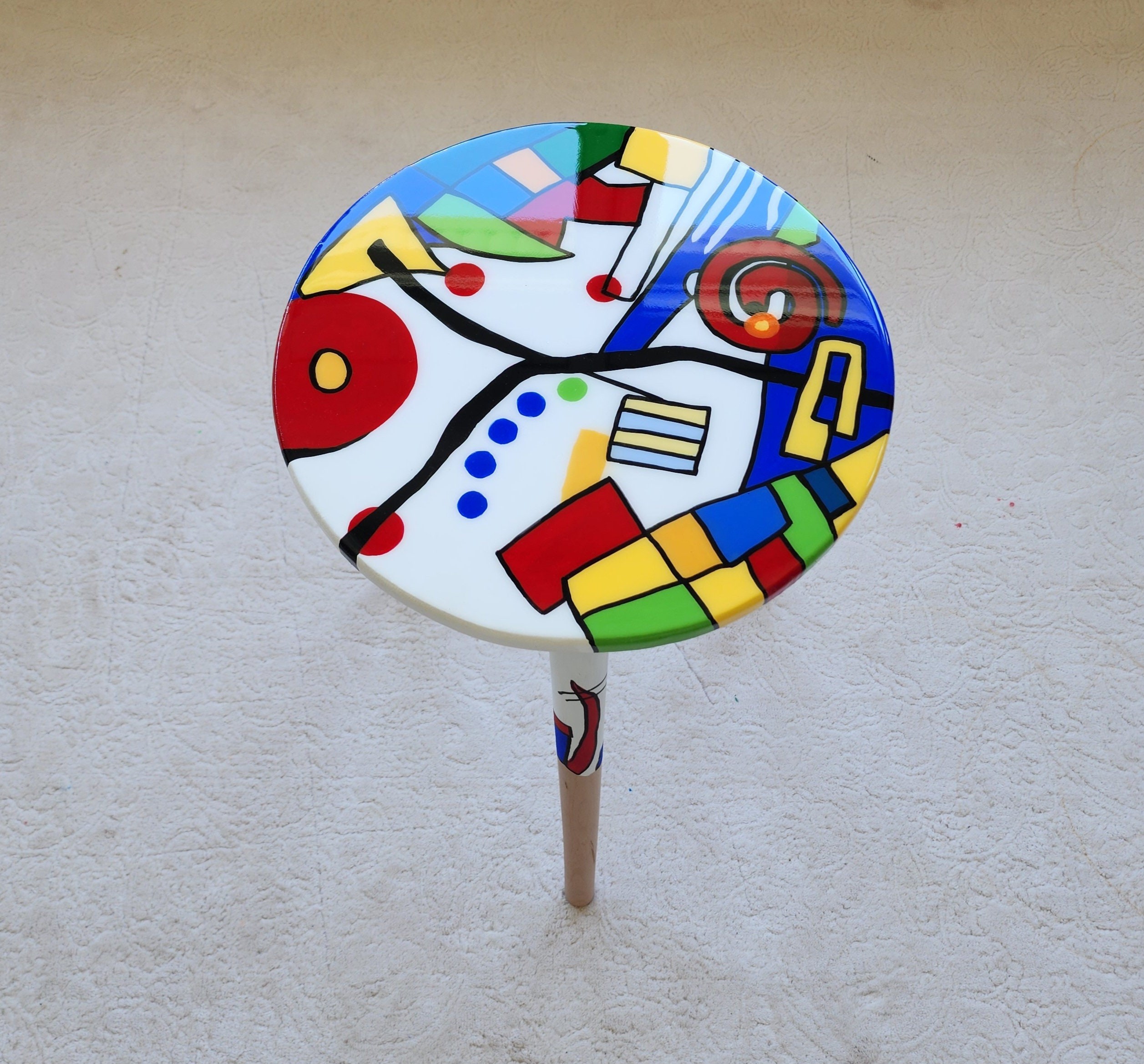 Unusual Abstract Funky Colorful Side Resin Coffee Tables, Maximalist Eclectic Cool Hand Painted Cute Blue White Red Epoxy Pop Art End Tables