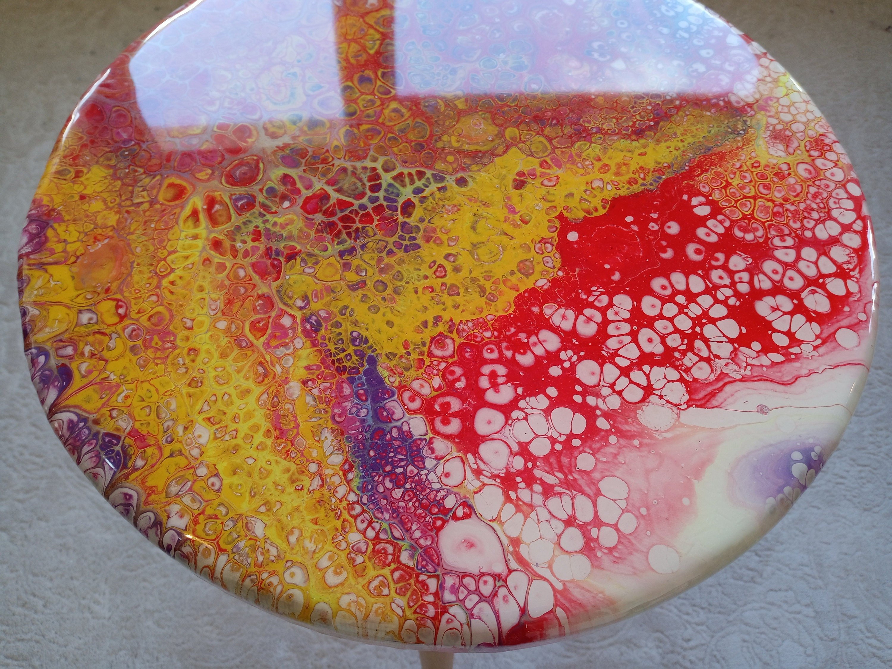 Round Abstract Epoxy Resin Cool Side Coffee Table,Red Yellow Modern Handmade Living Room Center Table, Painted End Sofa Cute Epoxy Art Table