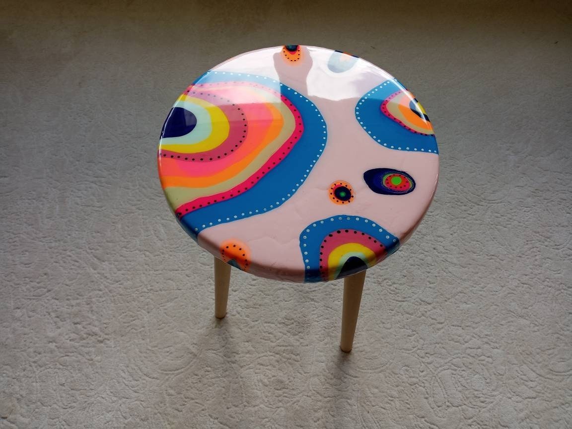 Vibrant Resin Colorful Flower Side End Coffee Table,Rainbow Funky Groovy Retro Modern Unique Abstract Sofa Art Design Cool Chic Epoxy Table