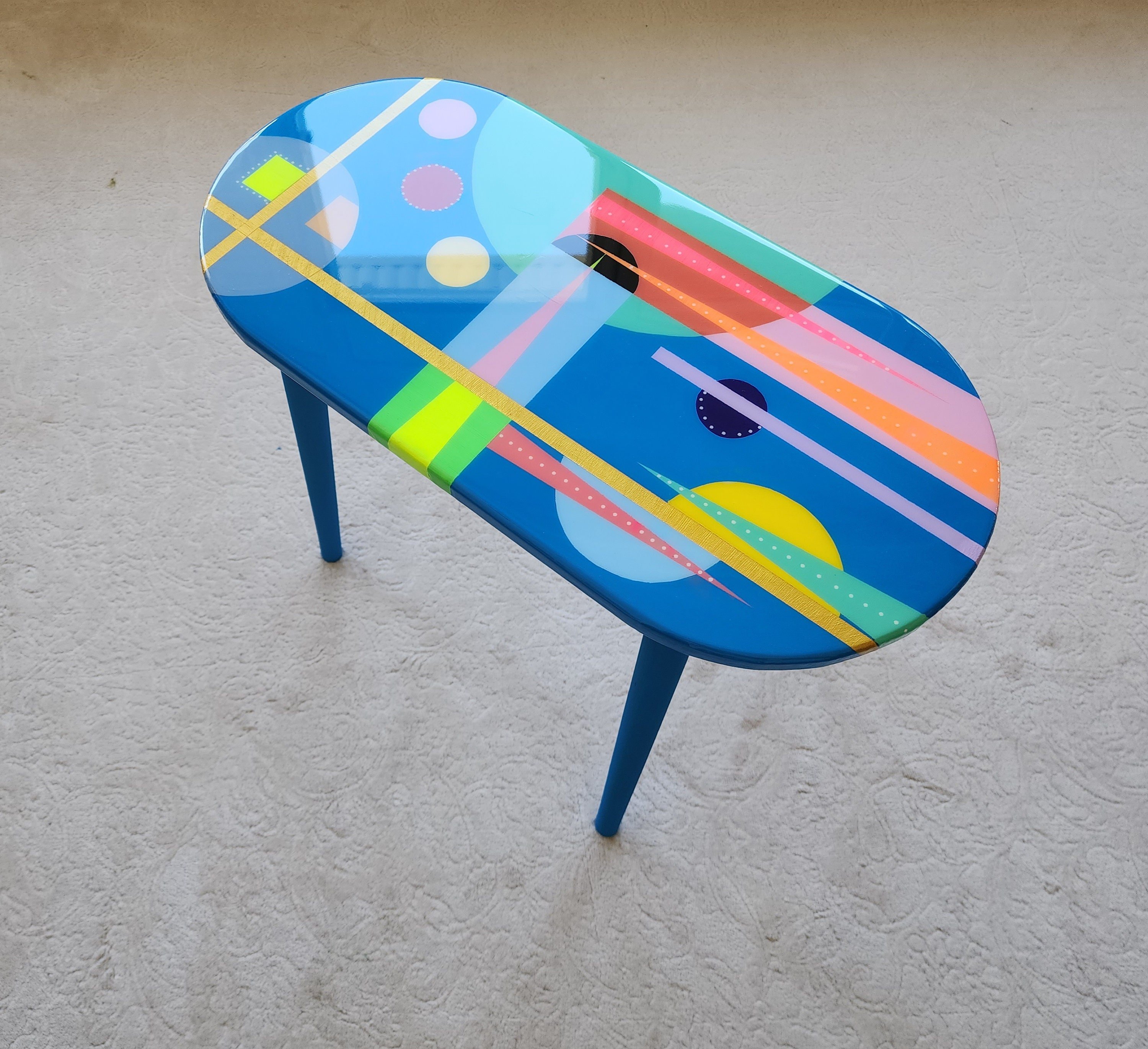 Oval Abstract Painted Colorful Resin Side Coffee Table, Handmade Wooden Geometric Blue Entryway Center Living Room Bedside Small Epoxy Table