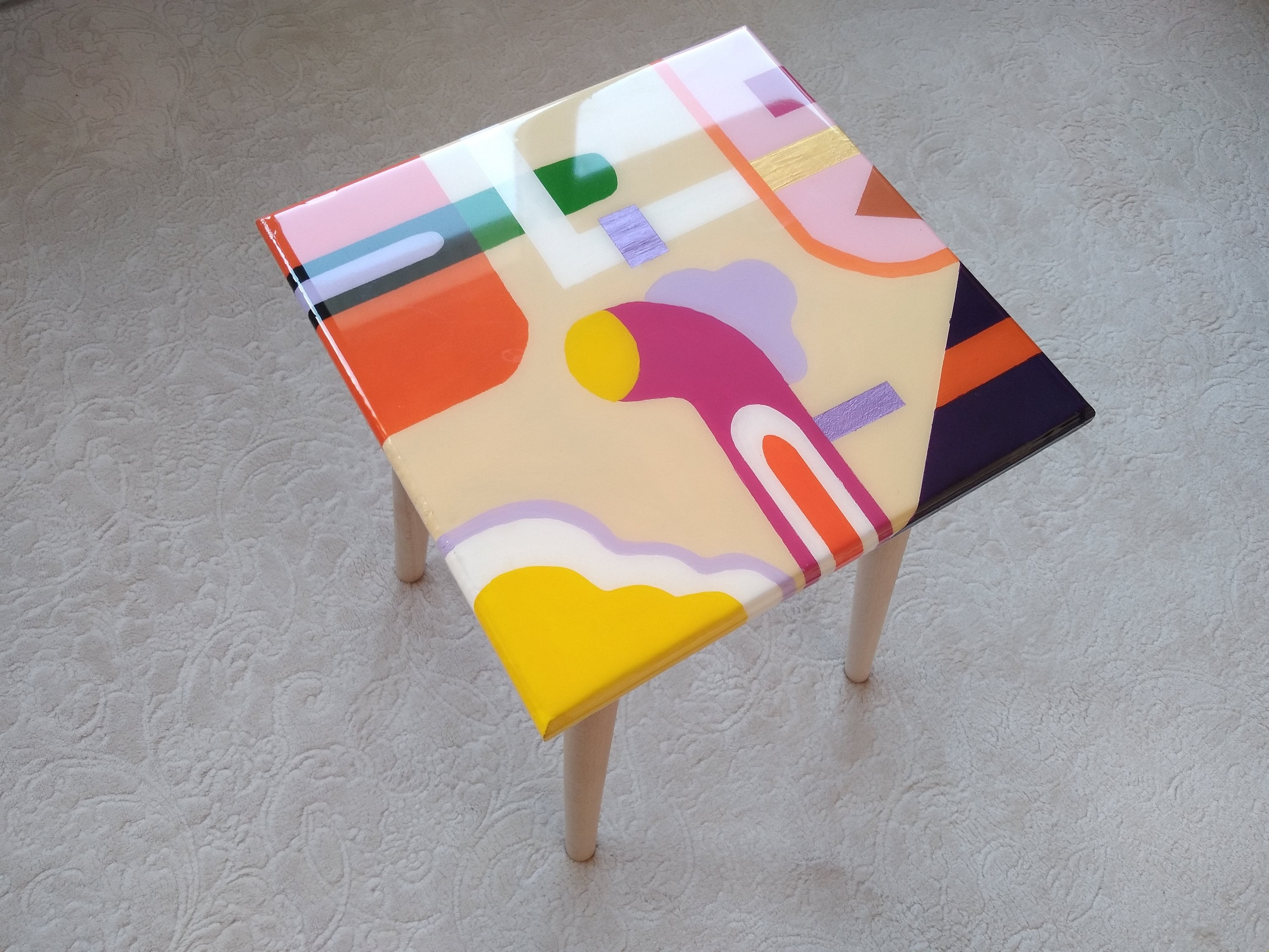 Colorful Vibrant Epoxy Resin Funky Abstract Coffee Table, Modern Unique Artistic Pop Art Design Stylish Groovy Eclectic Cool Art Side Table