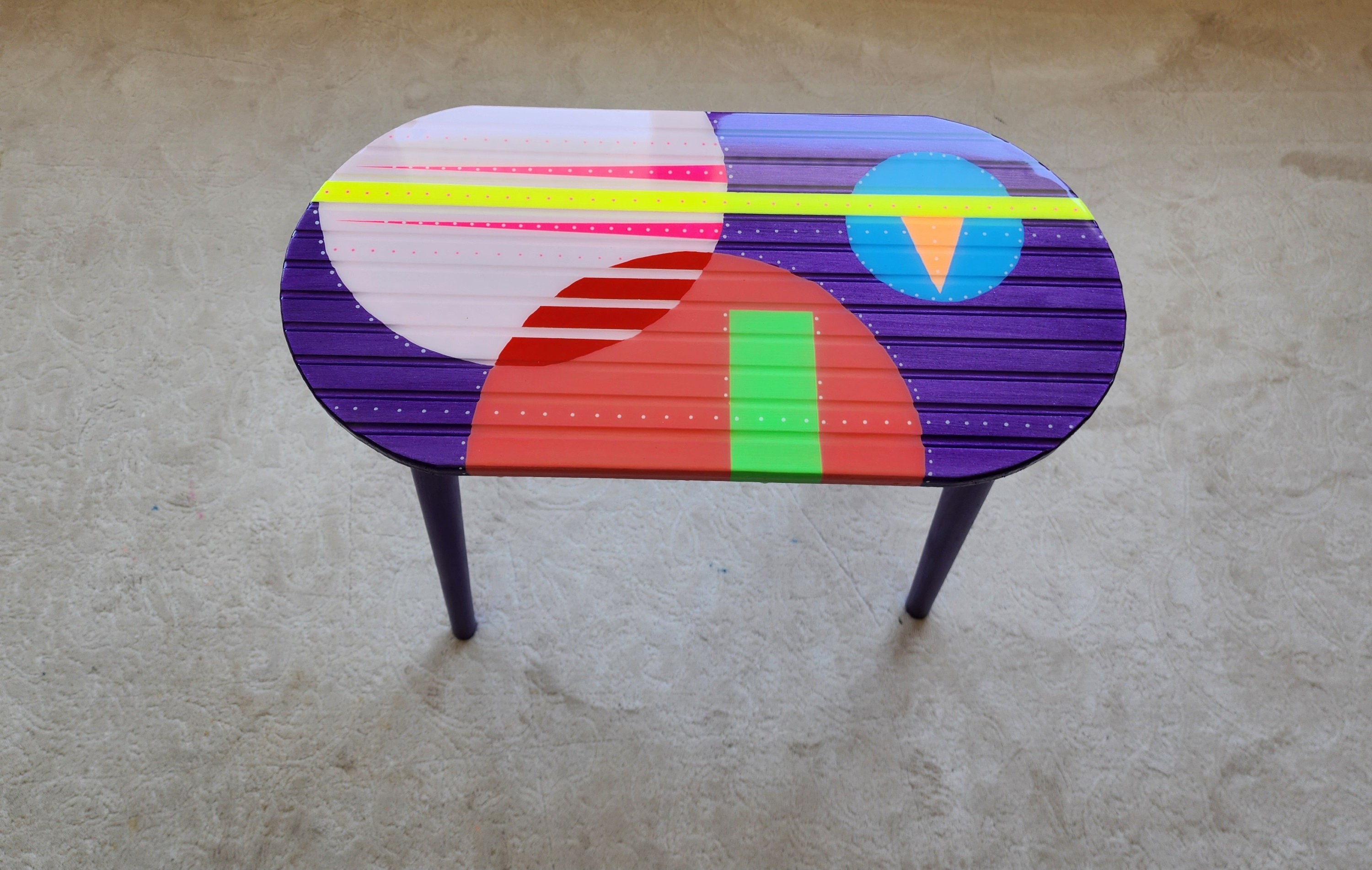 Oval Colorful Purple Pink Epoxy Resin Side Funky Tables, Abstract Modern Geometric  Cool Bedside Retro Vintage Pop Art Center Coffee Tables