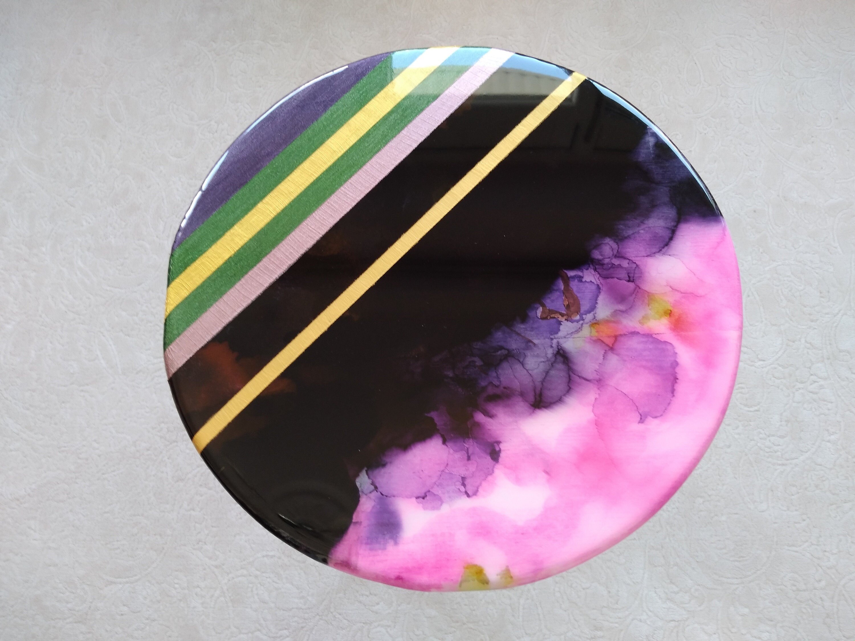 Wood Round Bedside Pink Black Resin Side Coffee Table, Modern Unique Epoxy End Boho Entryway Bedroom Sofa Furniture Wooden Abstract Table