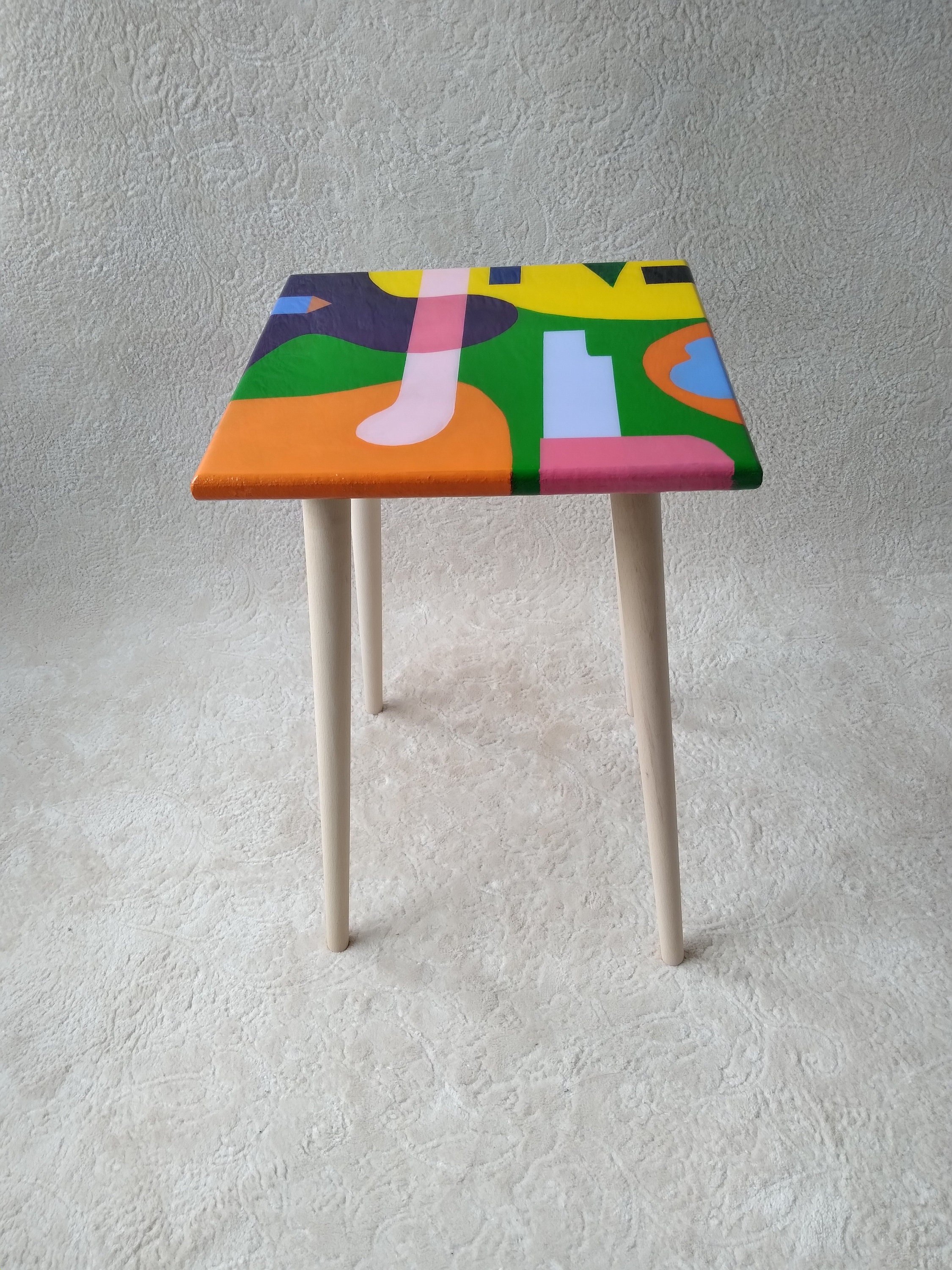 Colorful Epoxy Resin Abstract Side Coffee Table, Unique Purple Yellow Modern Wooden End Sofa Low Center Bedside Entryway Art Coffee Table