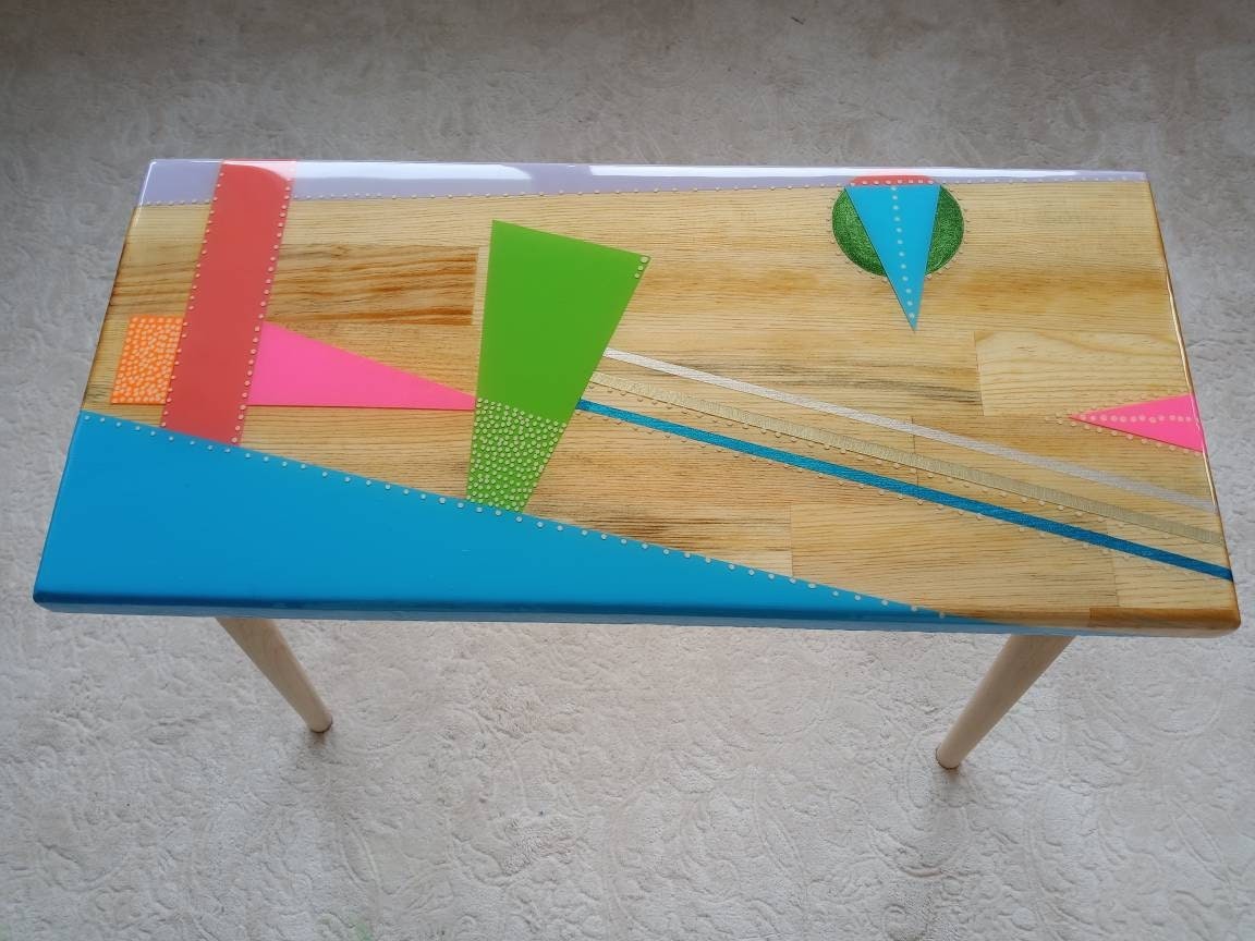Wooden Colorful Resin Boho Side End Coffee Table, Unique Modern Pink Wood Sofa Abstract Bedside Living Room Bedroom Cool Epoxy Art Table