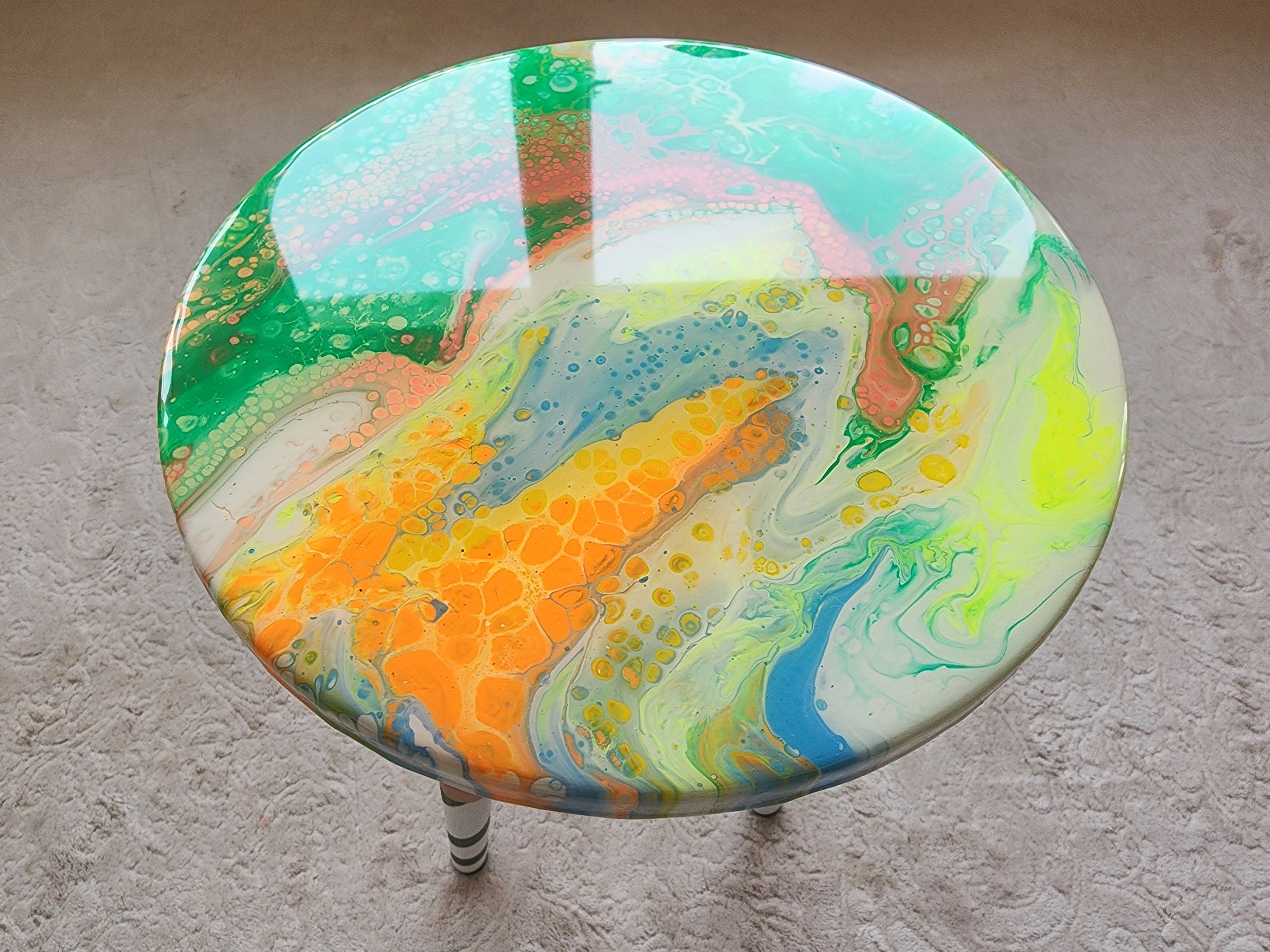 Unique Wooden Green Abstract Epoxy Resin Side Coffee Table, Colorful Funky Eclectic Rainbow Pop Art Hand Painted Cute End Sofa Center Table