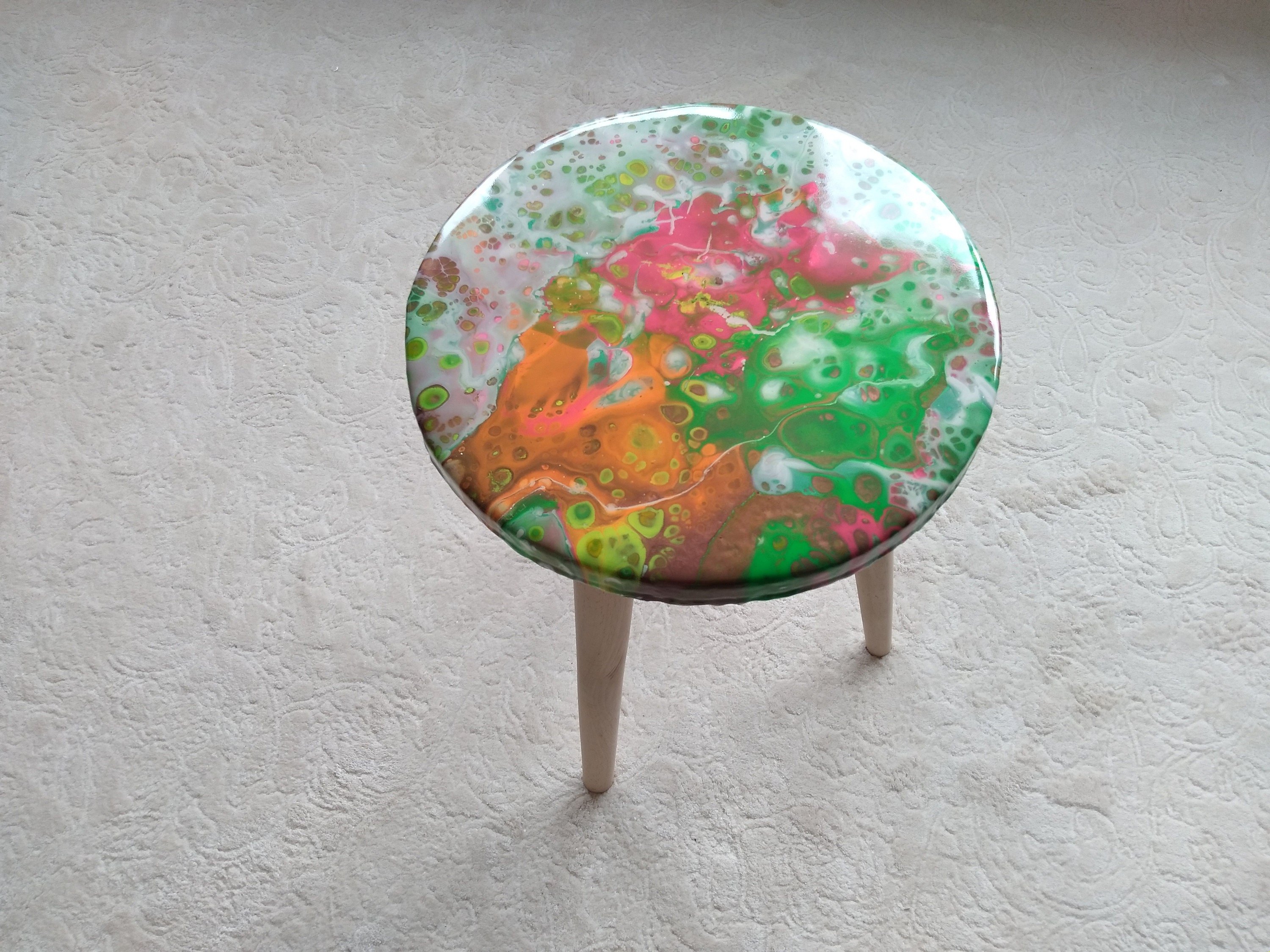 Small Resin Wood Side Coffee Table, Pink Round Modern Boho Unique Wooden Epoxy Bedroom Entrway Bedside Abstract Art Sofa End Low Cool  Table