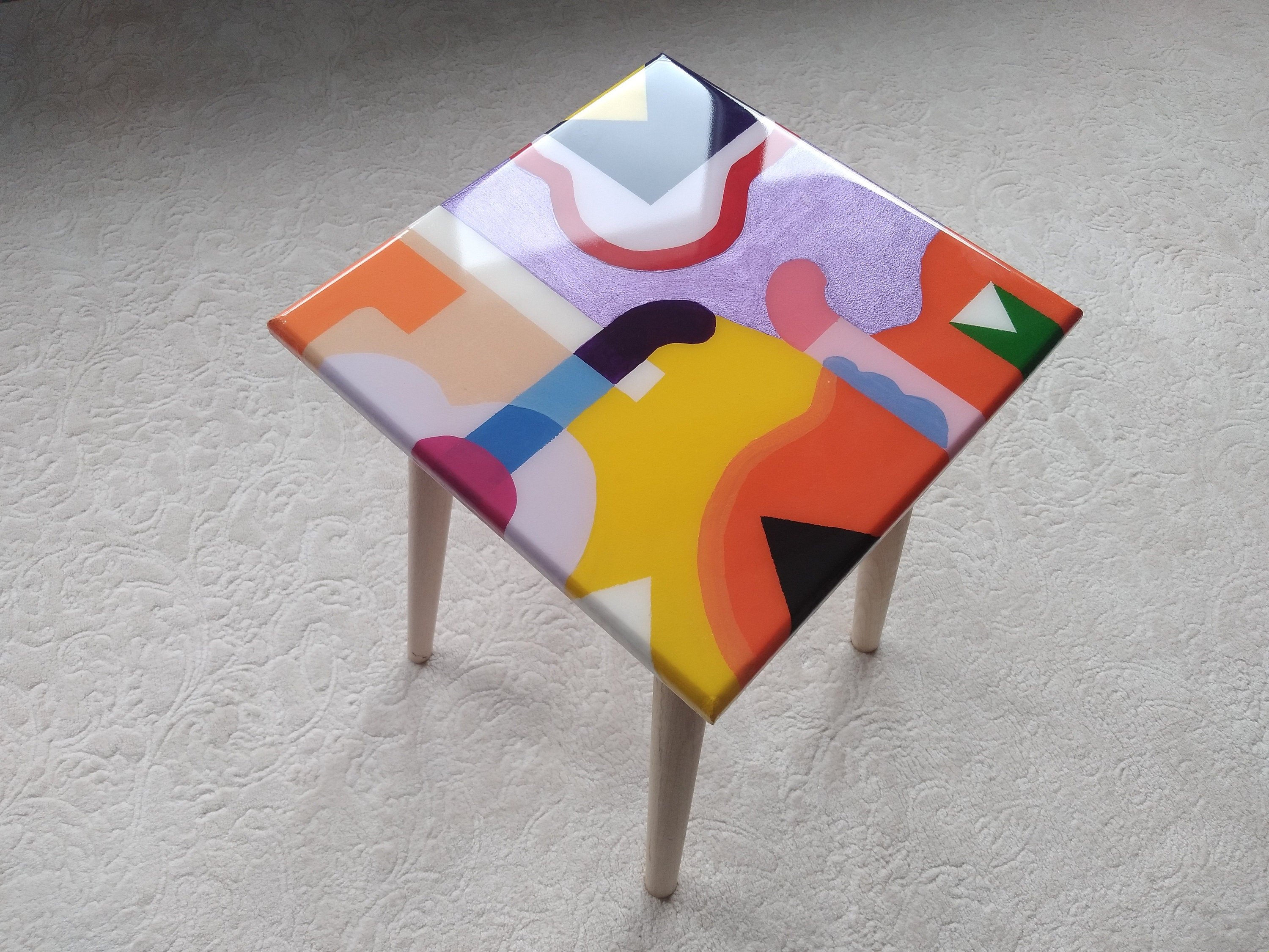 Unique Modern Colorful Epoxy Resin Side Table, Funky Living Room Bedroom Entryway Corner Farmhouse Entryway End Cool Chic Art Coffee Table
