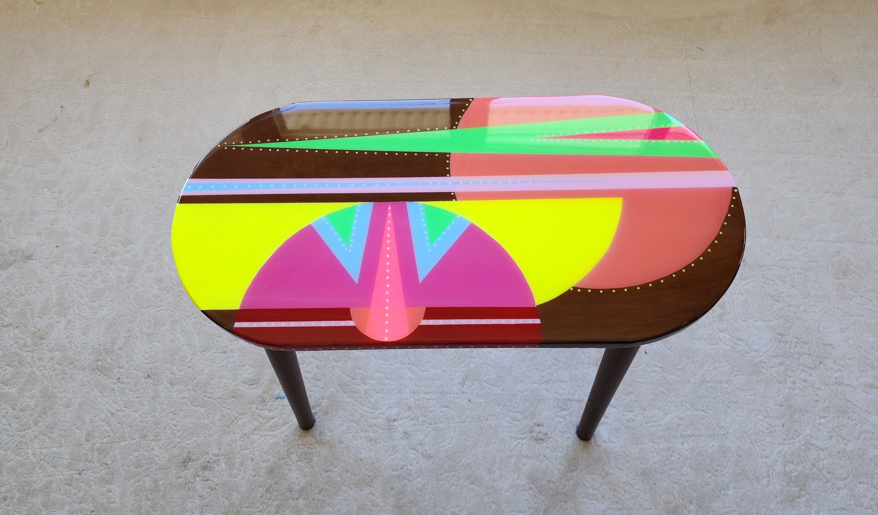 Rainbow Abstract Epoxy Resin Pop Art Side Table, Kitsch Coffee Table, Oval Original Table, Groovy Night Table, Funky Cool Pink Yellow Table