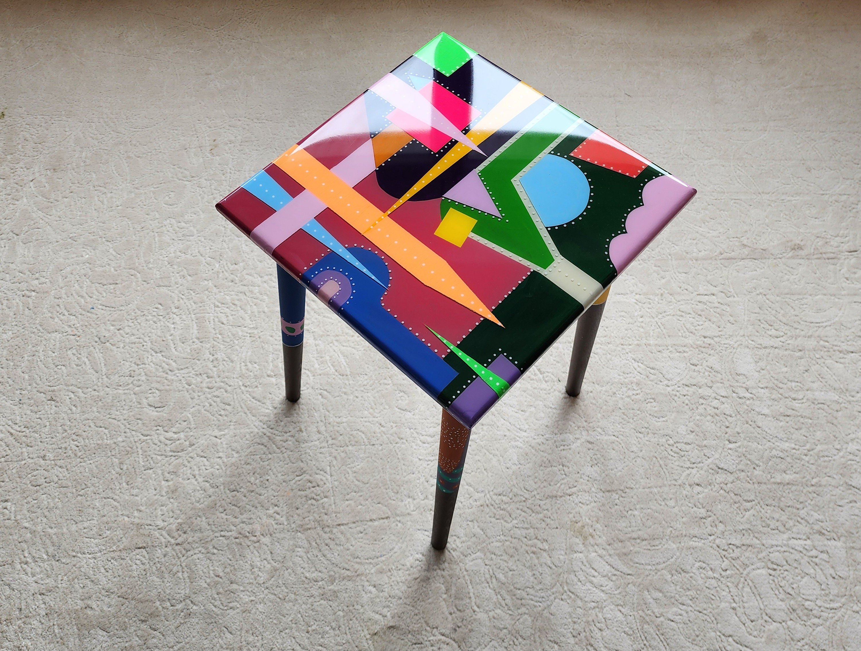 Colorful Modern Epoxy Resin Accent Casting Side Coffee Table,Unusual Occasional Live Edge Pink Bedside Entryway Center Abstract Art Table