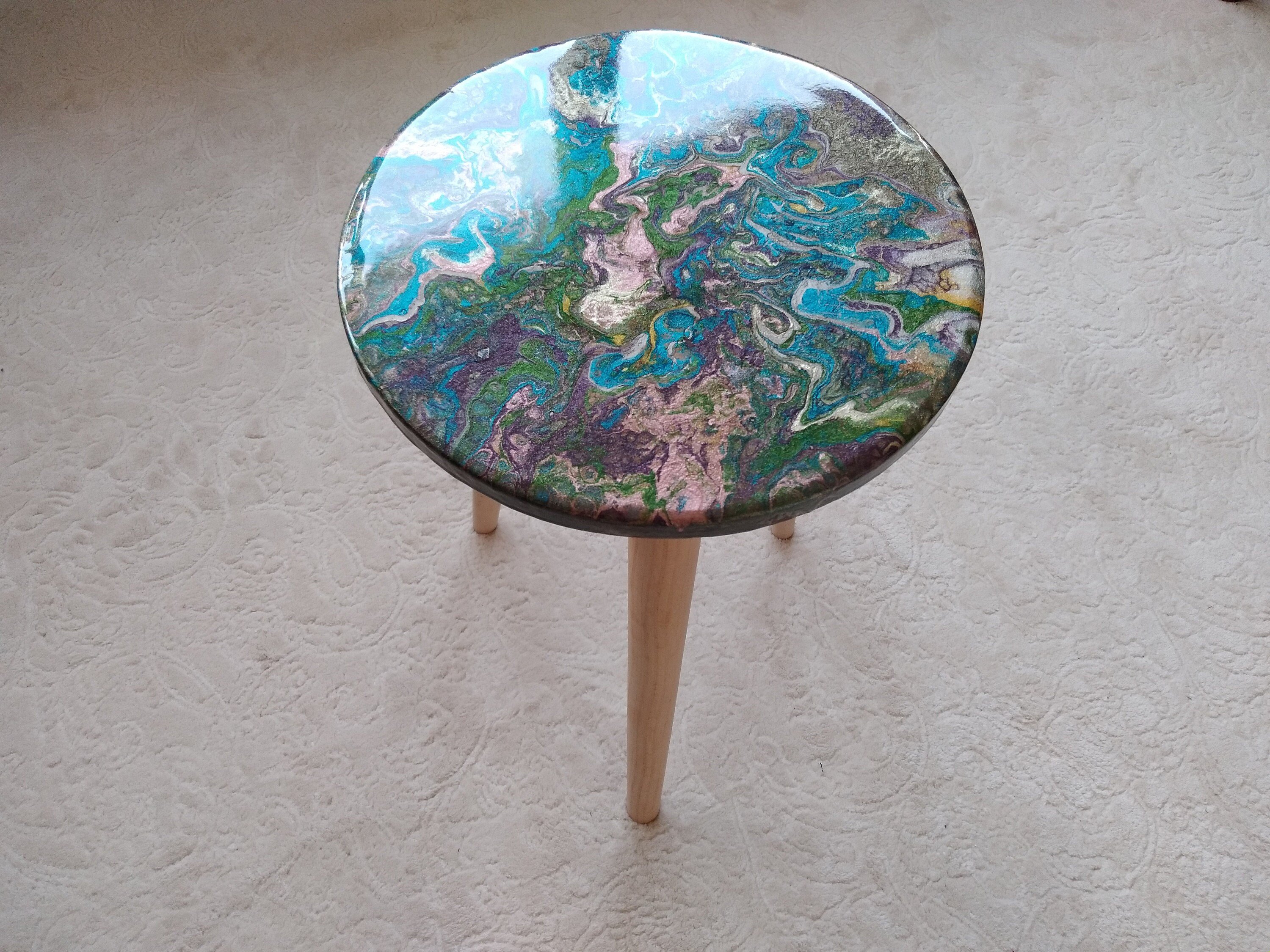 Round Small Boho Resin Sofa Coffee Table, Modern Wooden Green Bedside Wood Unique Brown Epoxy End Side Farmhouse Abstract Art Coffee Table