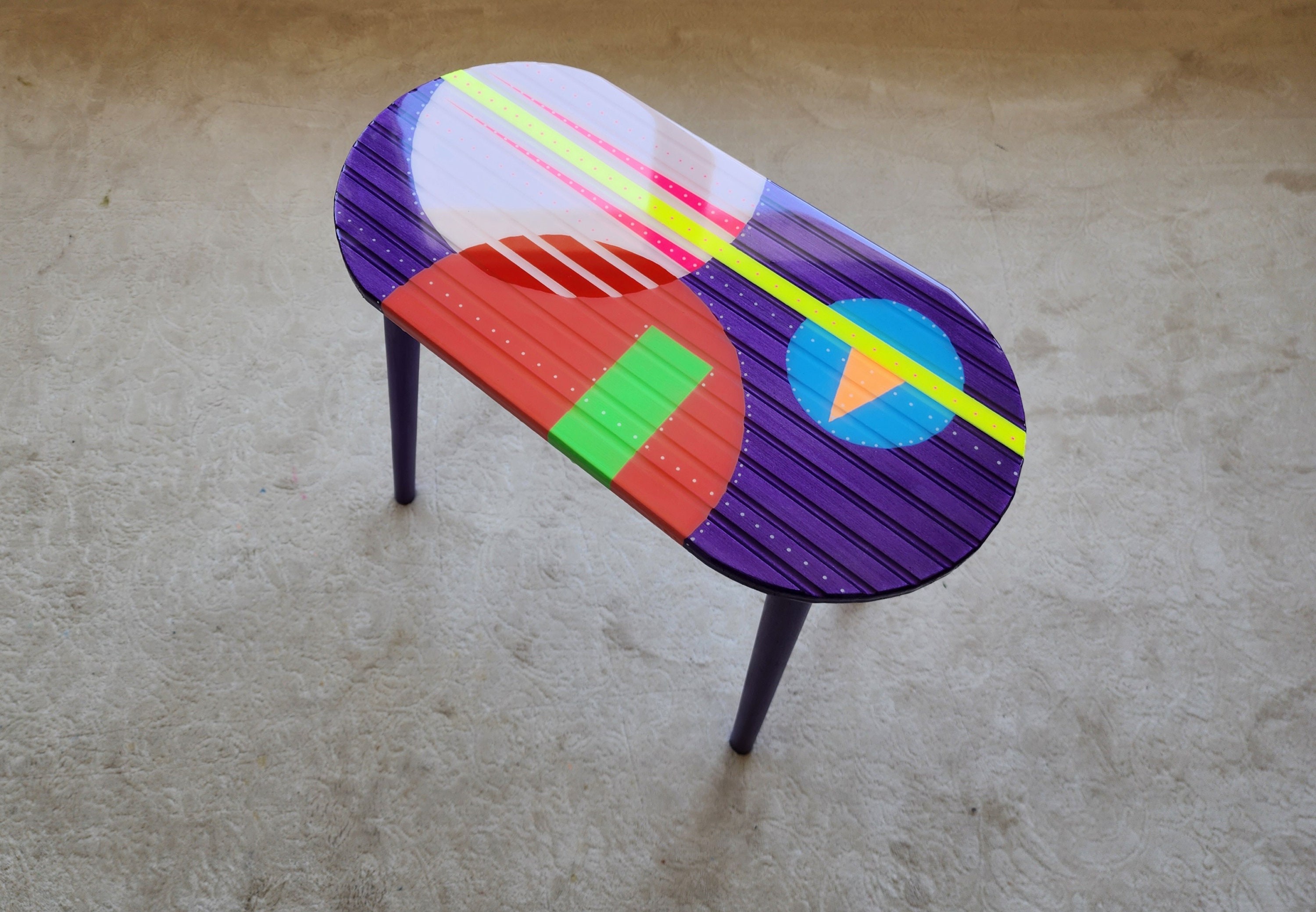 Oval Retro Abstract Modern Epoxy Resin Side Funky Coffee Tables,Colorful Vintage Pop Art Geometric Purple Blue Cool Bedside Center Art Table