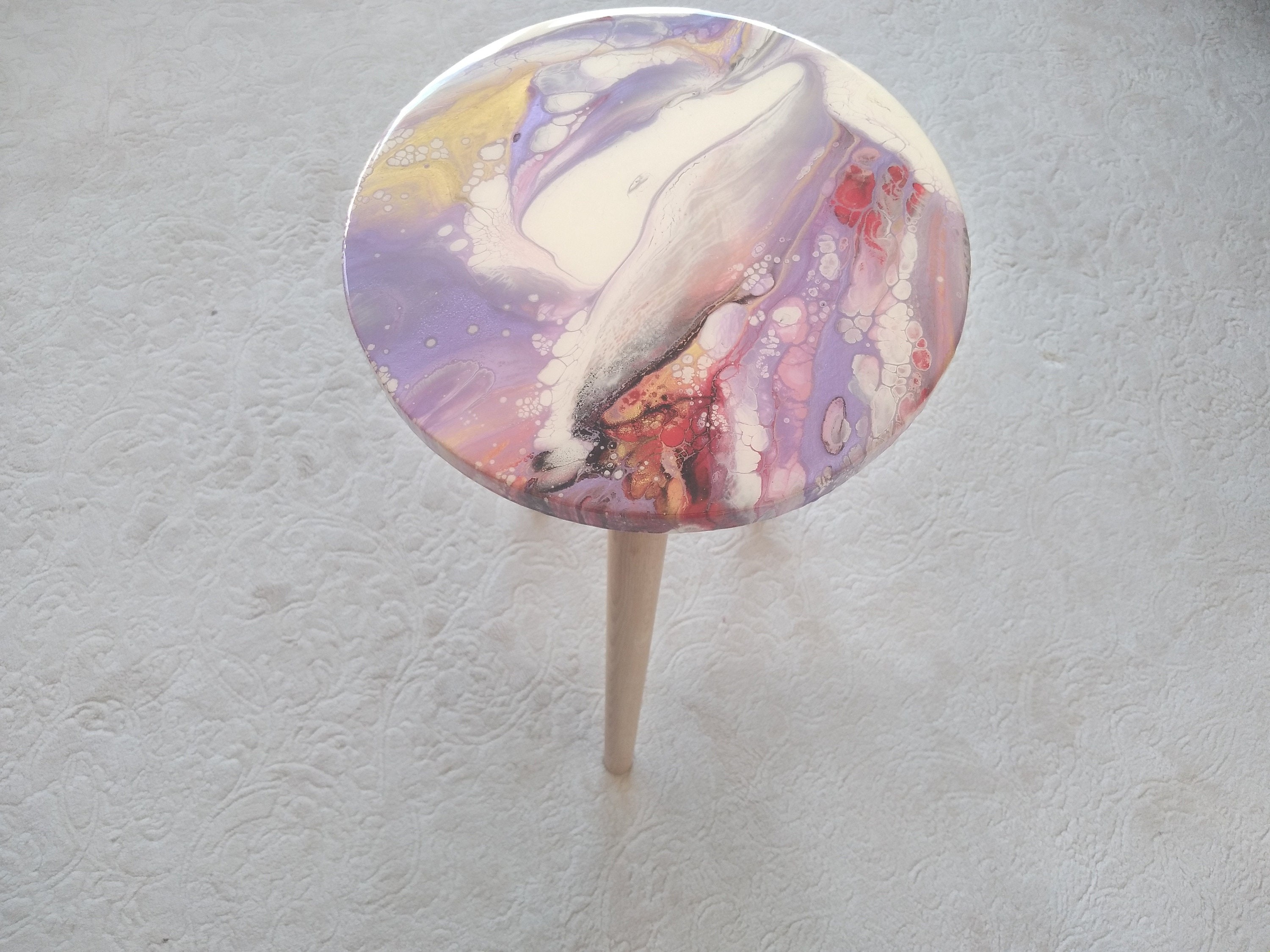 Round Modern Small Resin Sofa Coffee Table, Purple White Unique Wood Epoxy Entryway Wooden Abstract Bedside End Side Low Art Coffee Table