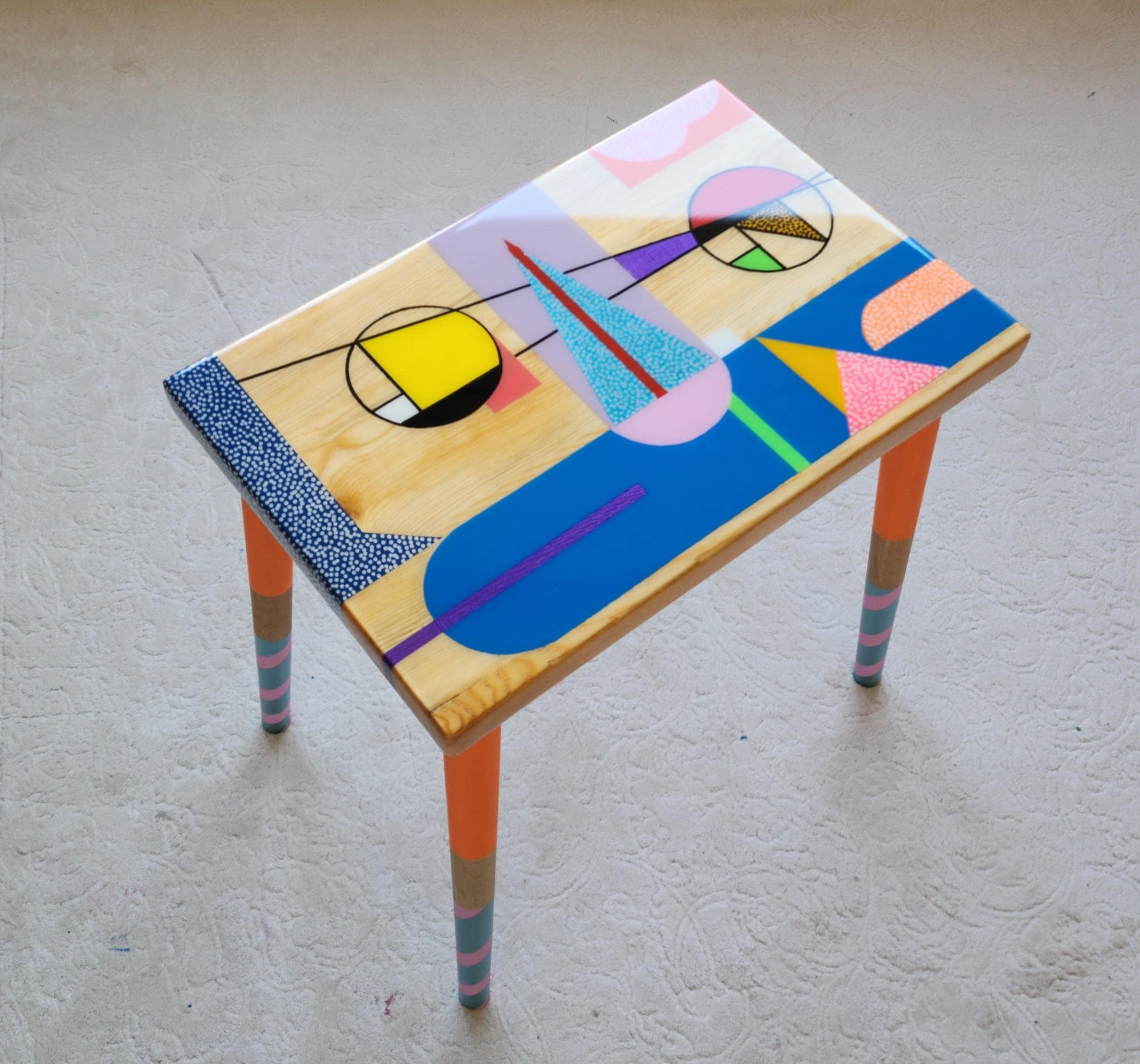 Colorful Pink Blue Painted Funky Resin Side Art Coffee Tables,Unique Abstract Bedside Living Room Entryway Boho MCM Quirky Epoxy Cute Table
