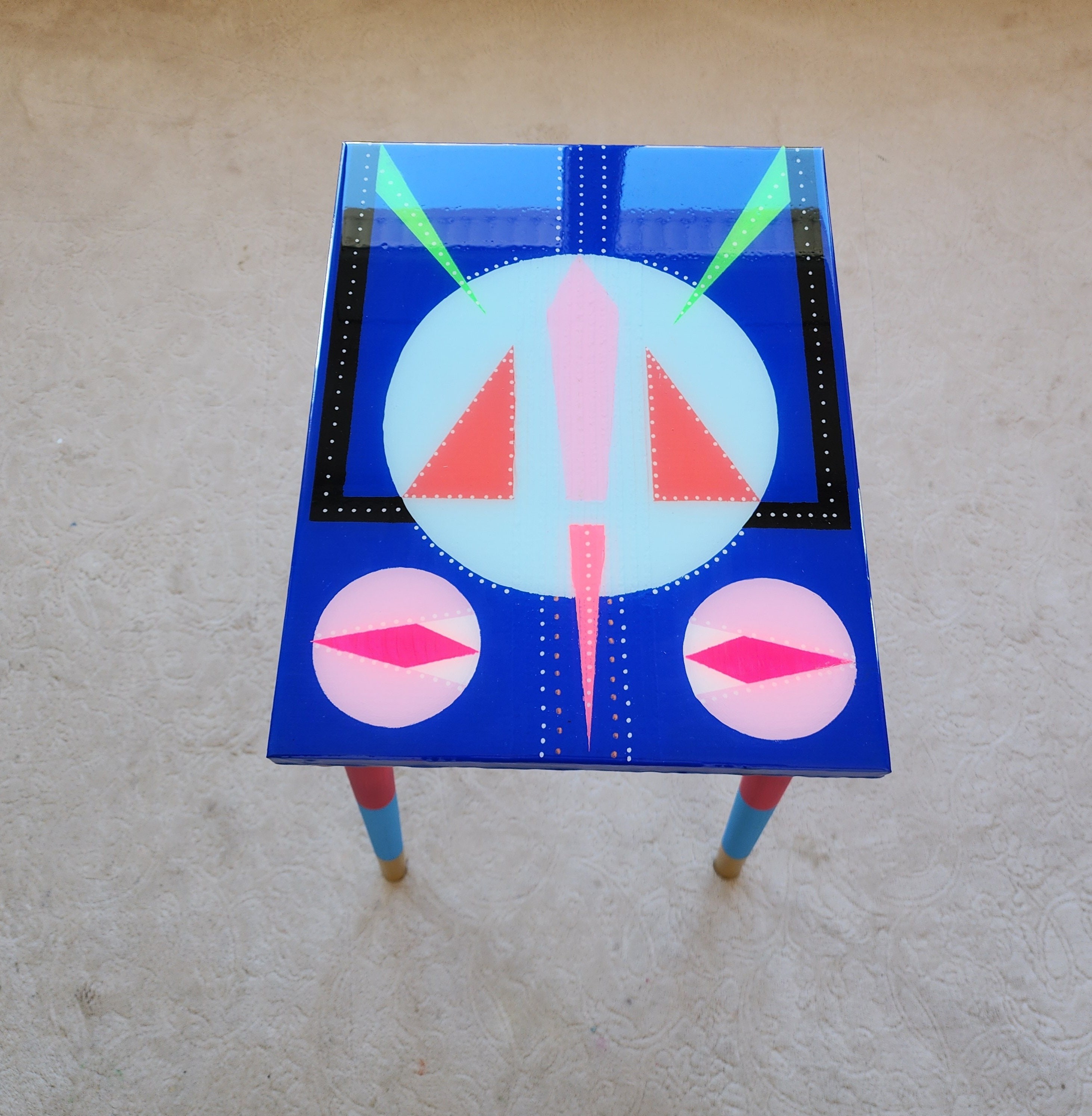 Unusual Blue Wooden Retro Epoxy Resin Side Coffee Table,Colorful Funky Eclectic Rainbow Abstract Pop Art Hand Painted Pink End Sofa Table