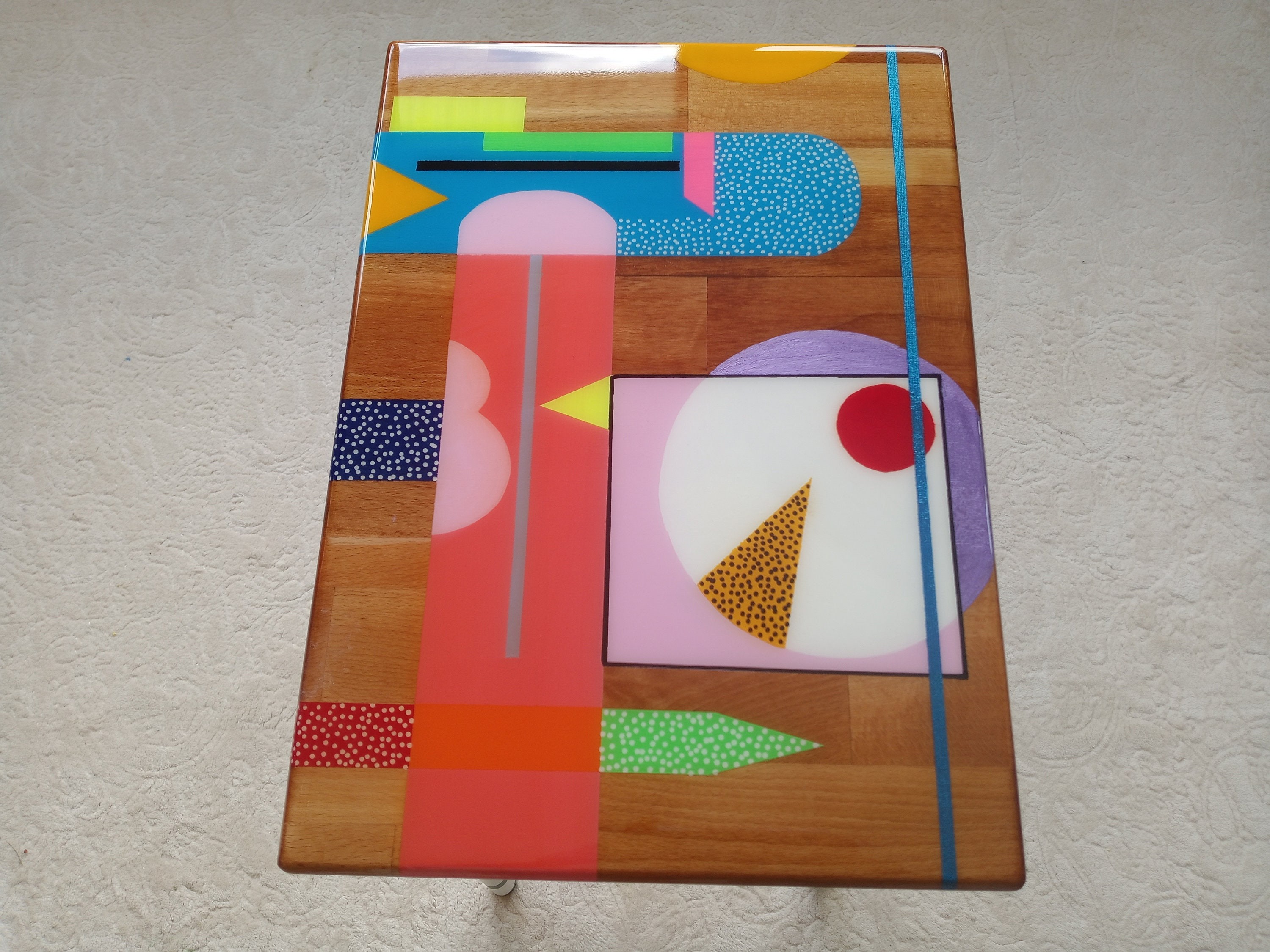 Colorful Abstract Funky Resin Boho Side Coffee Table, Vibrant Modern Wooden Handmade Cool Small Bedside Entryway End Sofa Painted Legs Table