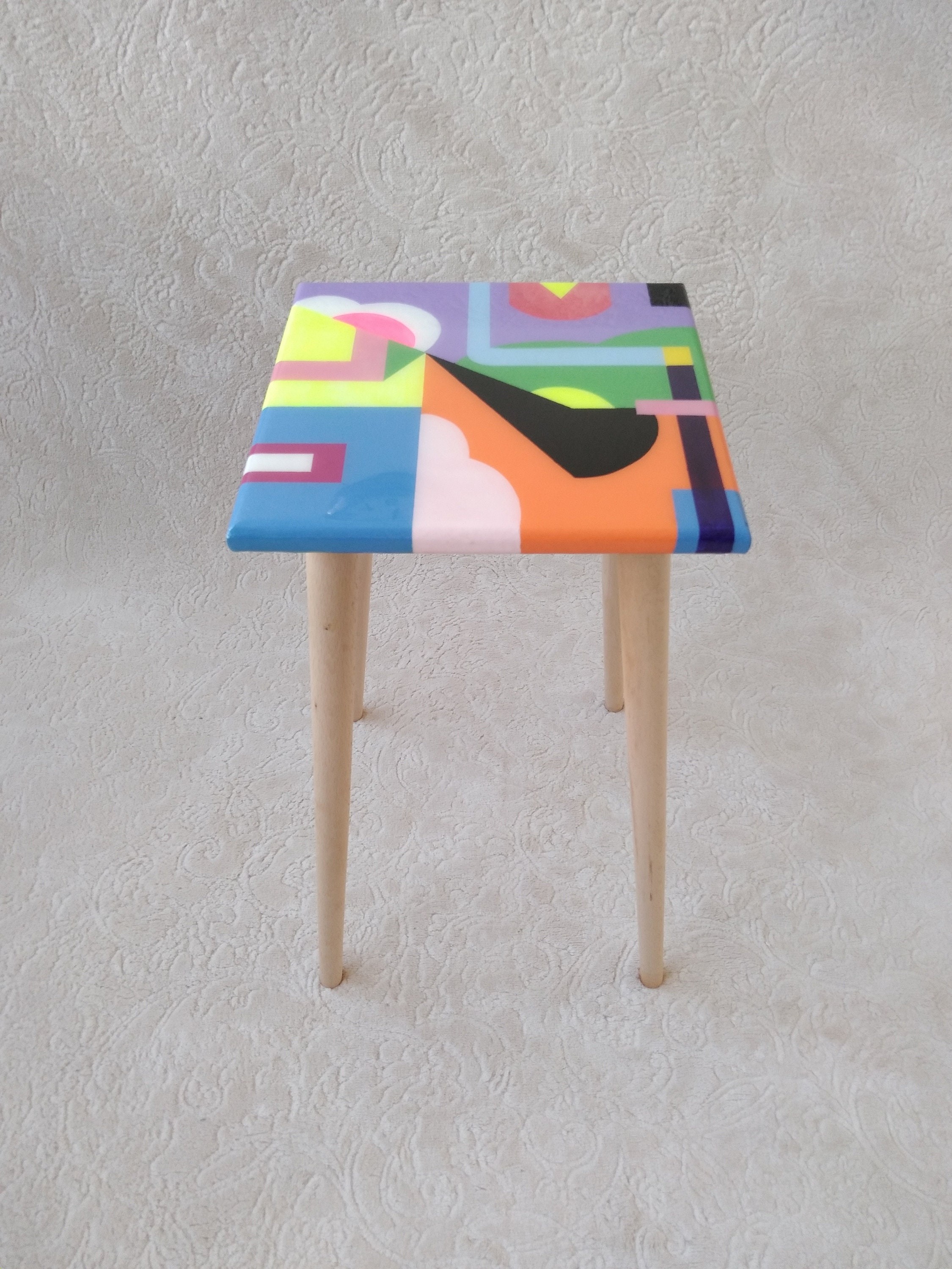 Colorful Abstract Funky Resin Side End Coffee Table, Unique Wooden Vibrant Entryway Living Room Aesthetic Epoxy Center Chic Artistic Table