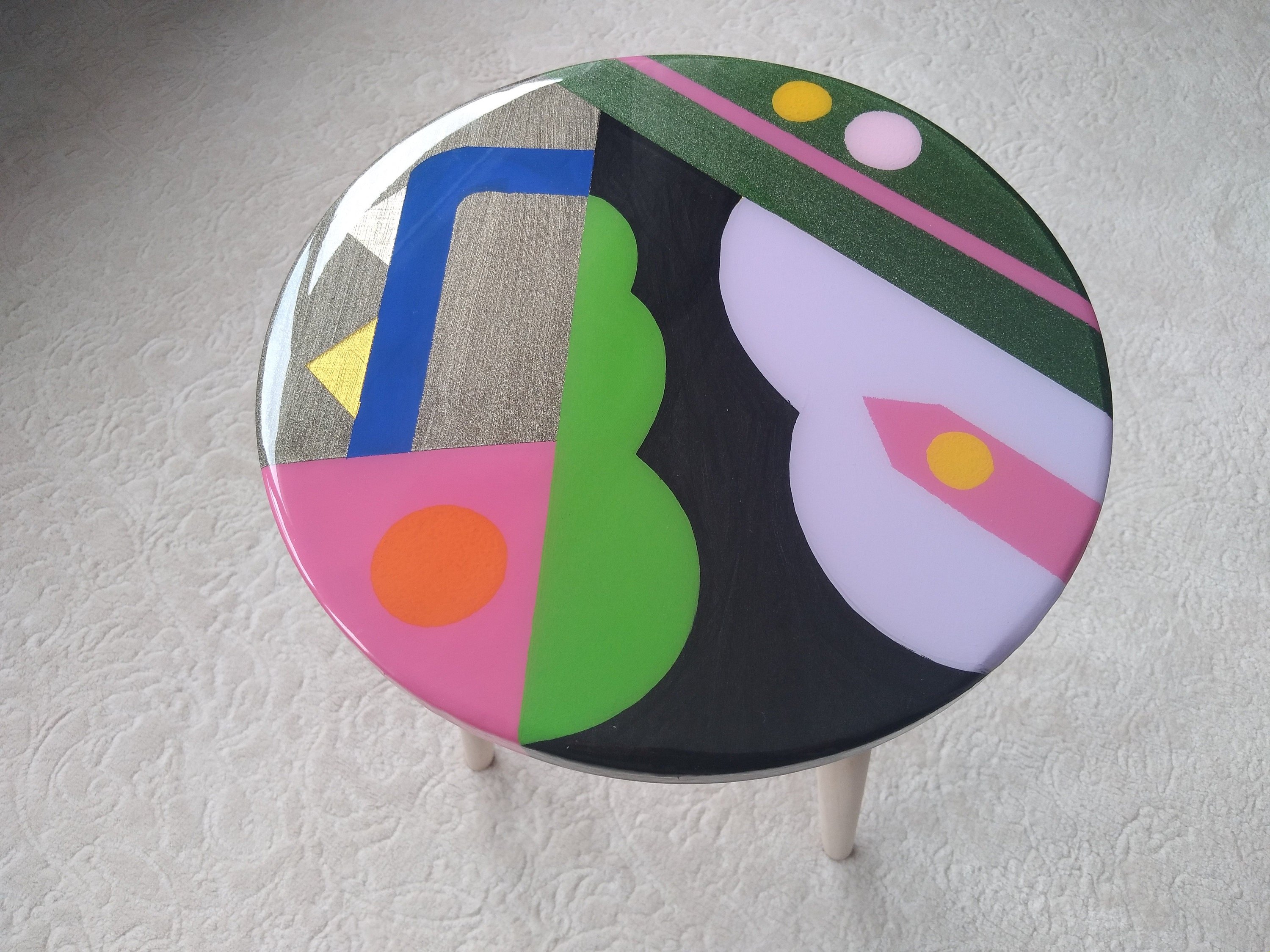 Round Small Boho Resin Sofa Coffee Table, Modern Wooden Epoxy Wood Unique Bronze Entryway Side End Cool Abstract Bedside Bedroom Art Tables