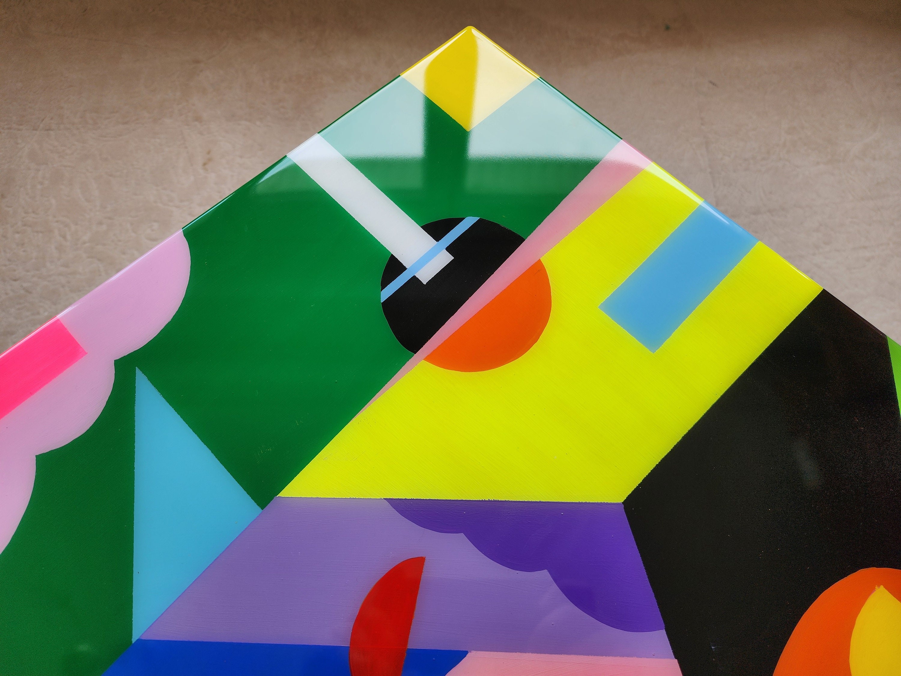 Colorful Abstract Pink Resin Side End Funky Coffee Table, Yellow Modern Unique Living Room Bedside Center Wooden Epoxy Art Sofa Coffee Table