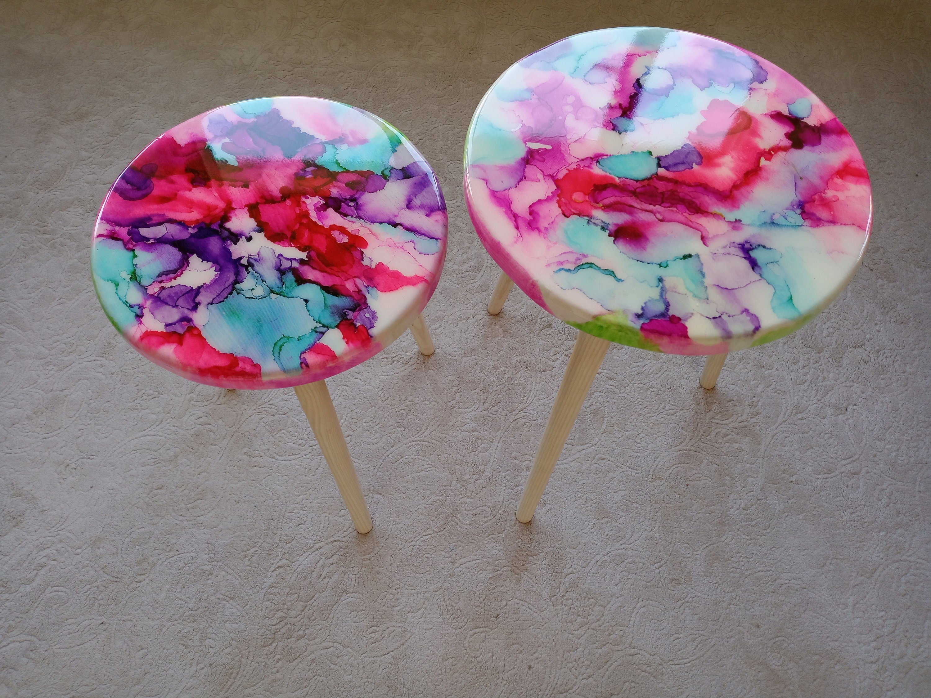 Wooden Colorful Abstract Resin Side Coffee Tables,Round Pink White Eclectic Cool Vibrant Bedside Entryway Handmade Painted Art End Table