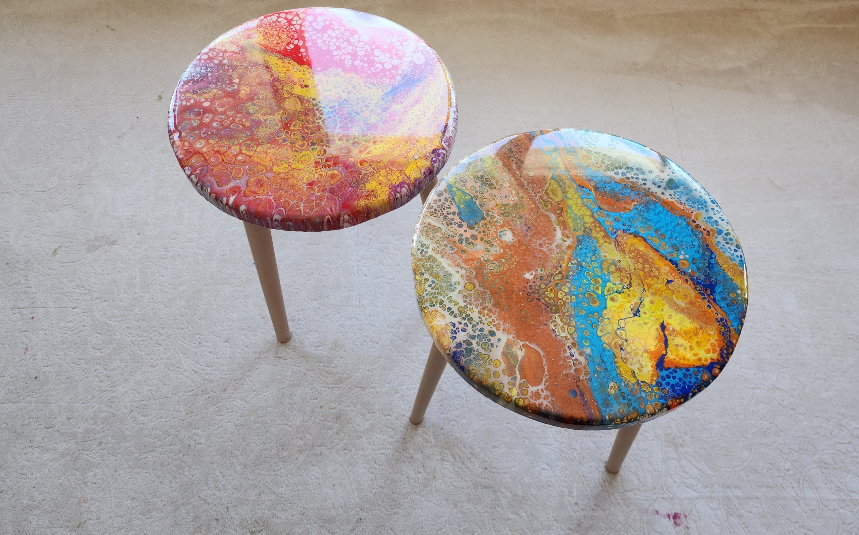 Round Colorful Abstract Epoxy Resin Side Coffee Tables, Cool Red Blue Wooden Postmodern Funky Nightstand Modern Handcrafted  End Art Table