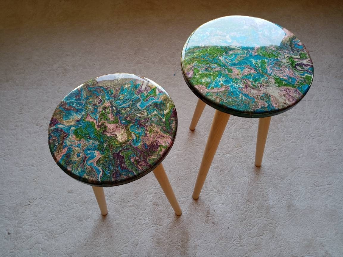 Round Small Abstract Resin Cute Side Coffee Tables, Modern Unique Wooden Colorful Blue Green Furniture End Sofa Epoxy Cool Art Bedside Table