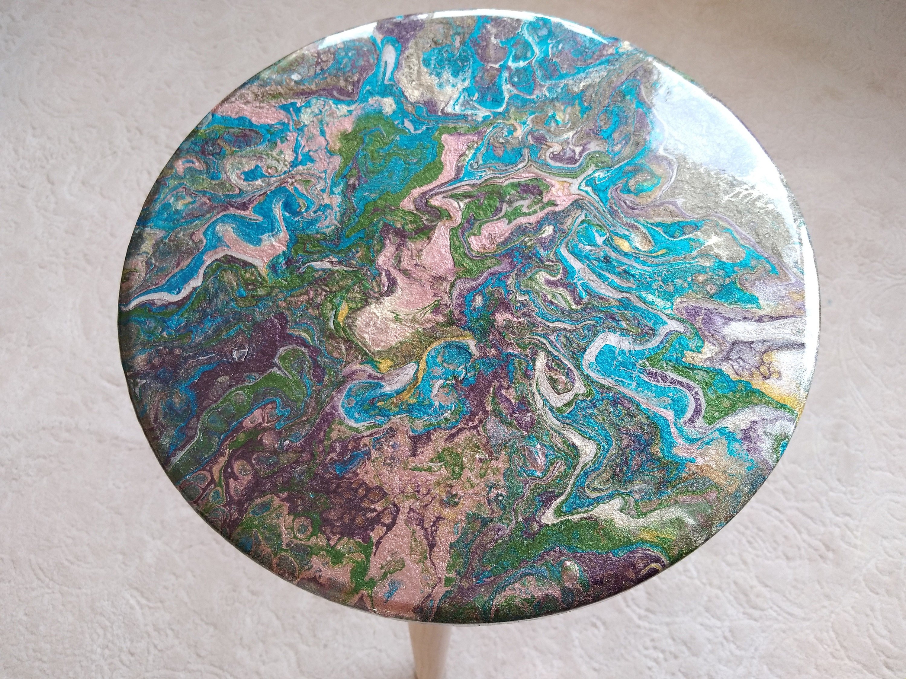 Round Small Boho Resin Sofa Coffee Table, Modern Wooden Green Bedside Wood Unique Brown Epoxy End Side Farmhouse Abstract Art Coffee Table