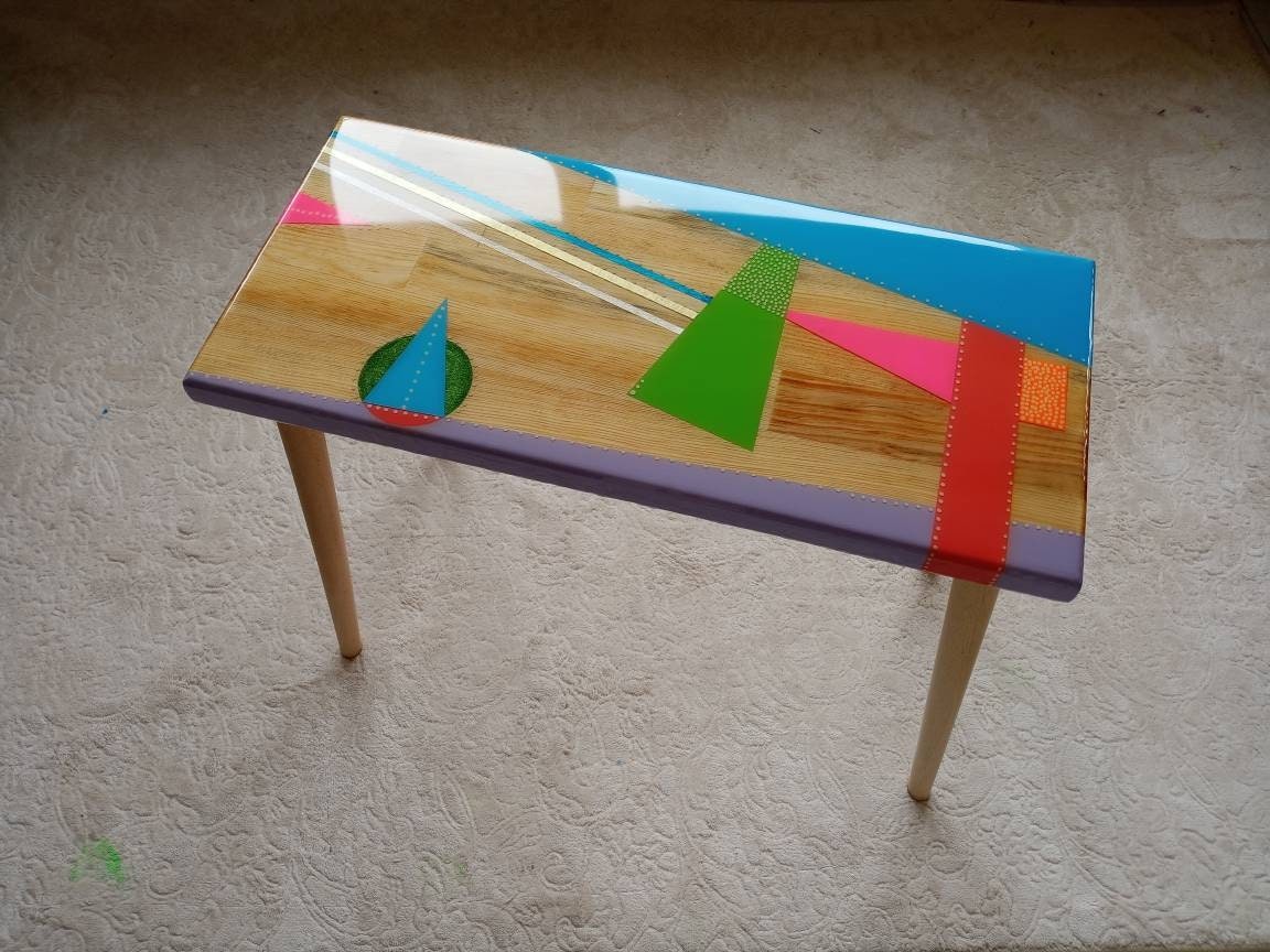 Wooden Colorful Resin Boho Side End Coffee Table, Unique Modern Pink Wood Sofa Abstract Bedside Living Room Bedroom Cool Epoxy Art Table
