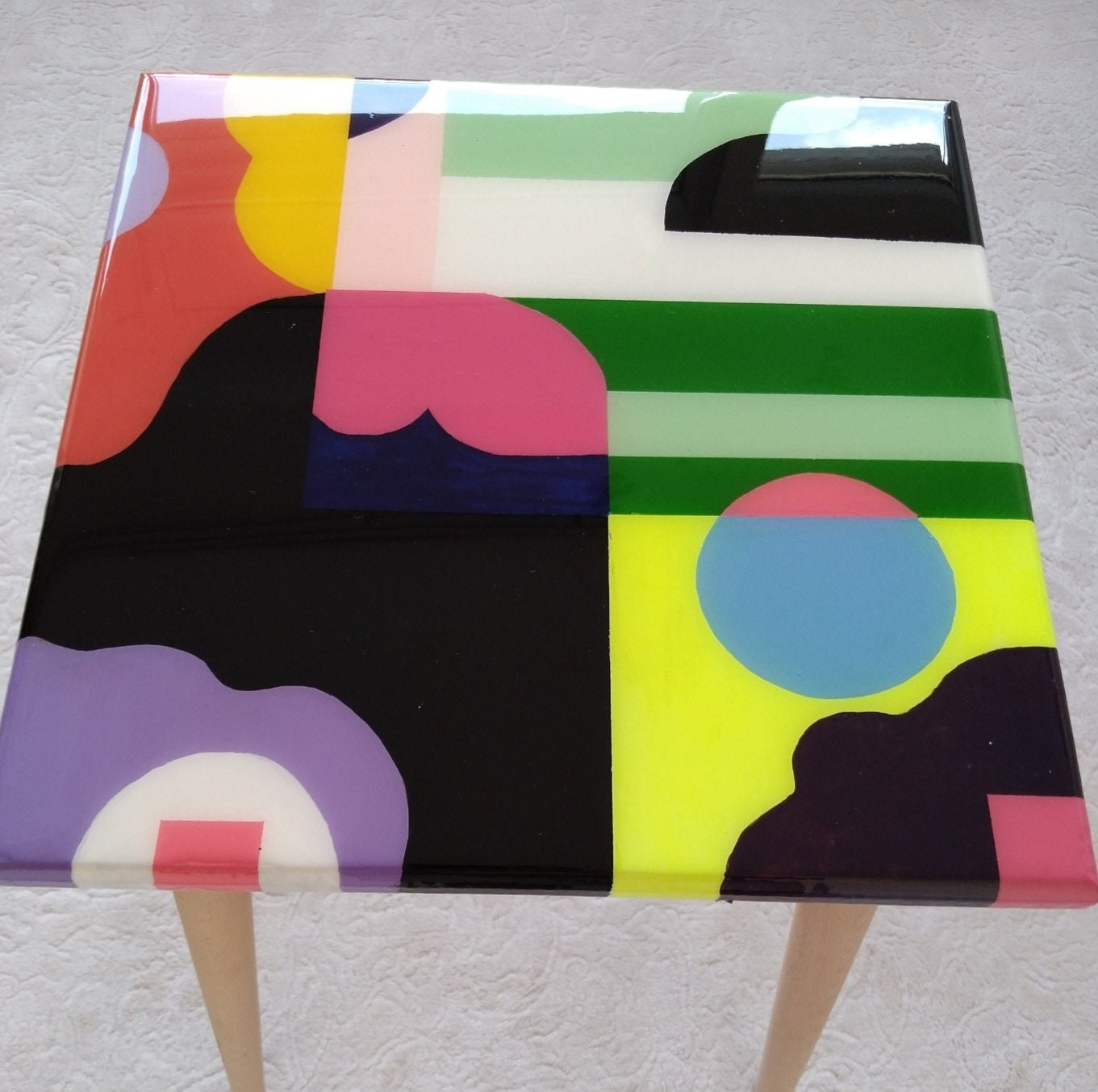 Artistic Abstract Colorful Black Epoxy Resin Coffee Table, Modern Unique Design Pink Stylish Painted Legs Cool Cute Handmade Sofa End Table
