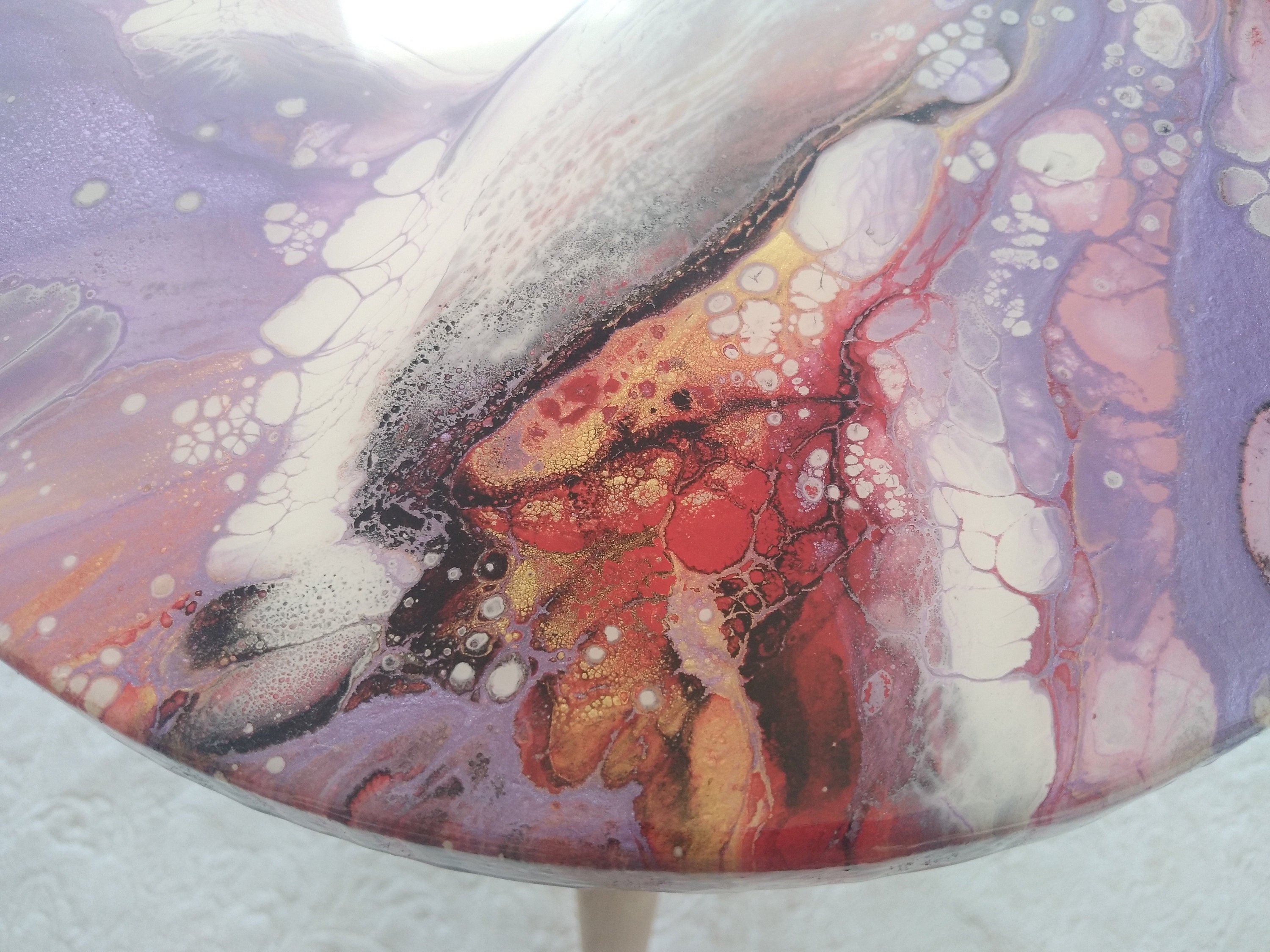 Round Modern Small Resin Sofa Coffee Table, Purple White Unique Wood Epoxy Entryway Wooden Abstract Bedside End Side Low Art Coffee Table