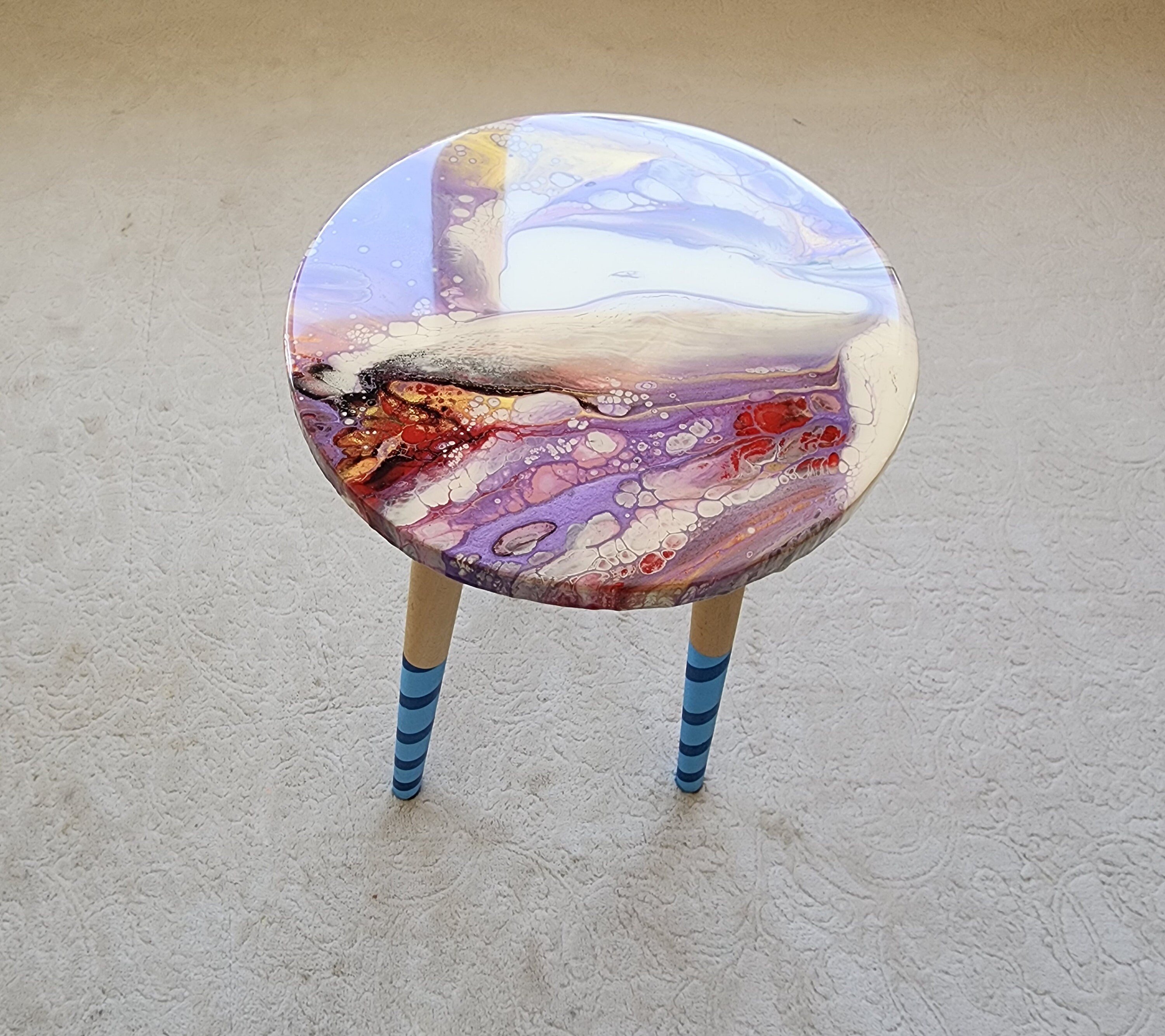 White Purple Gold Funky Round Epoxy Resin Side Coffee Table, Colorful Eclectic Handmade Abstract Boho Cool Painted Corner End Sofa Art Table