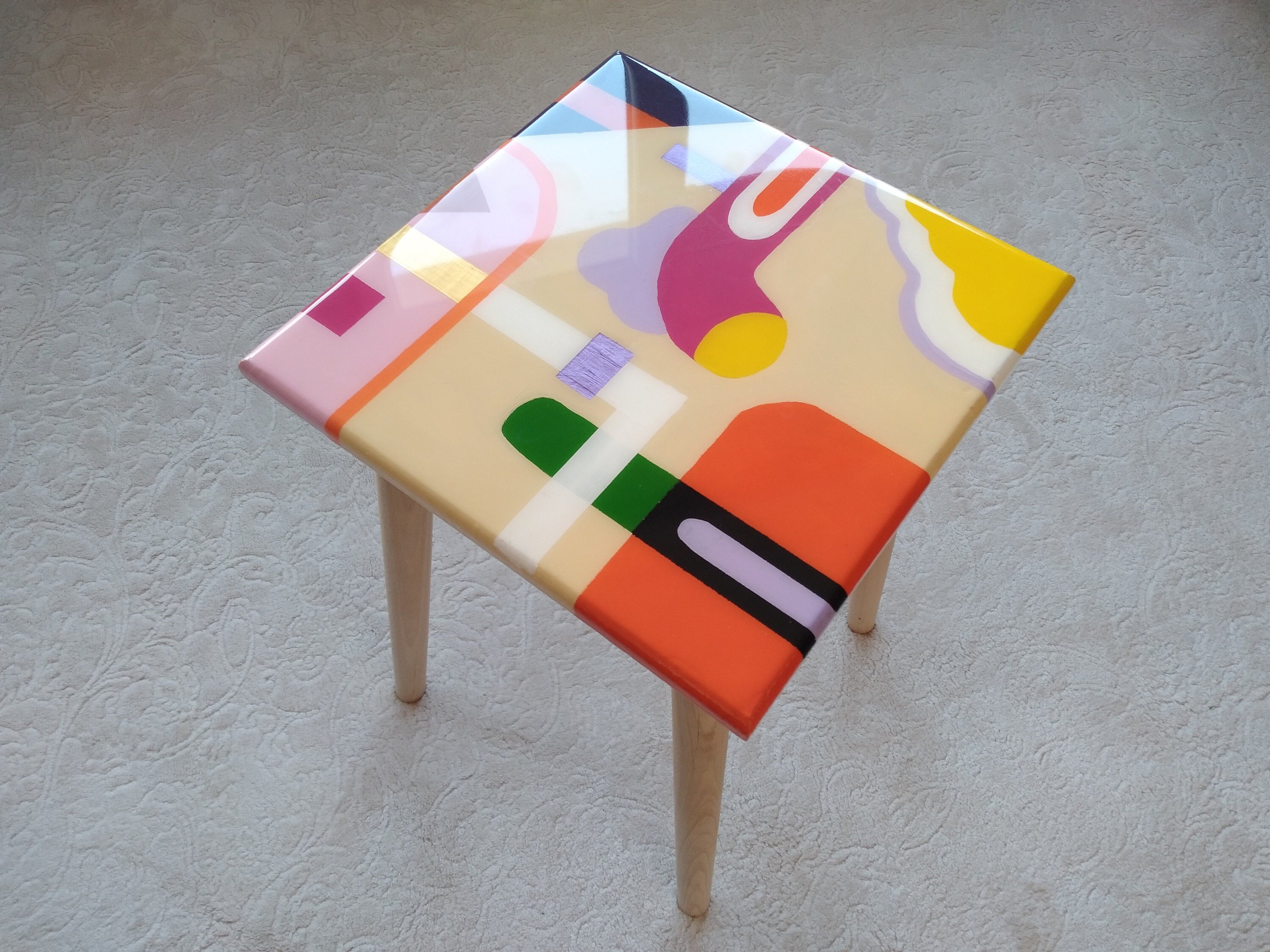 Colorful Vibrant Epoxy Resin Funky Abstract Coffee Table, Modern Unique Artistic Pop Art Design Stylish Groovy Eclectic Cool Art Side Table