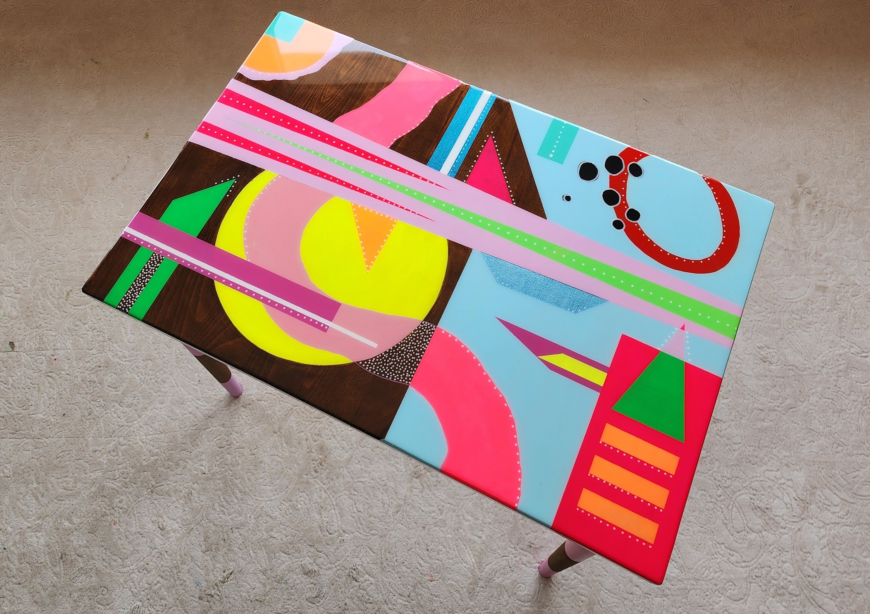 Vibrant Epoxy Resin Colorful Neon Art Side Coffee Table ,Rainbow Funky Groovy Retro Modern Unique Eclectic Abstract Sofa Quirky End Table