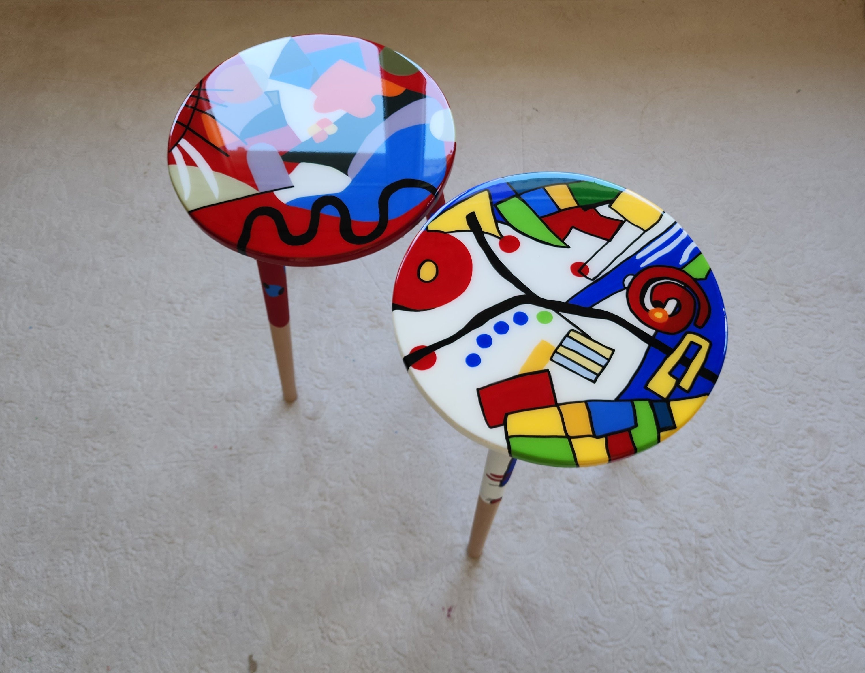 Red White Abstract Funky Colorful Side Resin Coffee Tables,Maximalist Eclectic Cool Hand Painted Quirky Round Epoxy Cute Boho Pop Art Tables