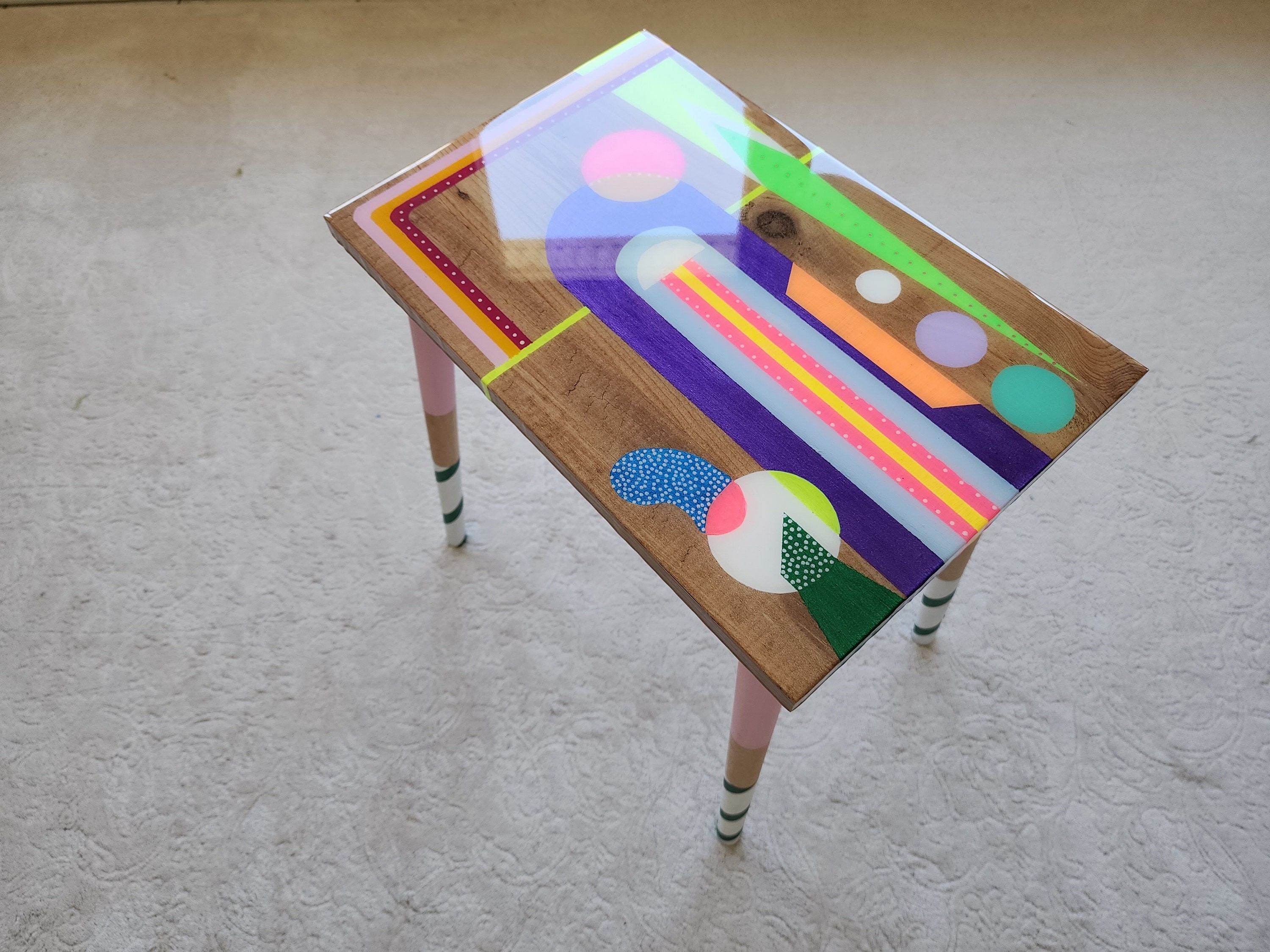 Unusual Unique Wooden Retro Epoxy Resin Side Coffee Table,Colorful Funky Eclectic Rainbow Abstract Pop Art Hand Painted Cute End Sofa Table