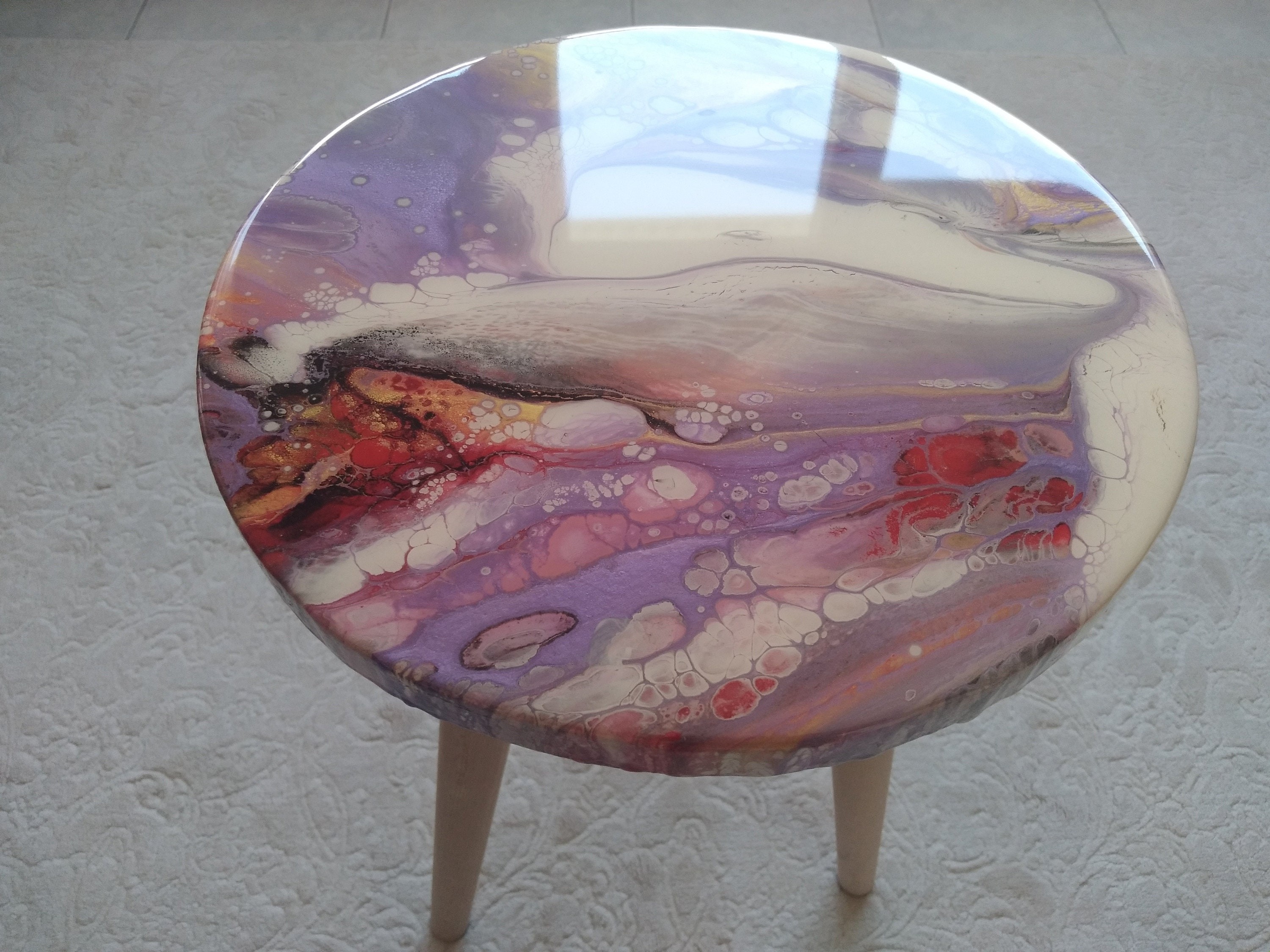 Round Modern Small Resin Sofa Coffee Table, Purple White Unique Wood Epoxy Entryway Wooden Abstract Bedside End Side Low Art Coffee Table