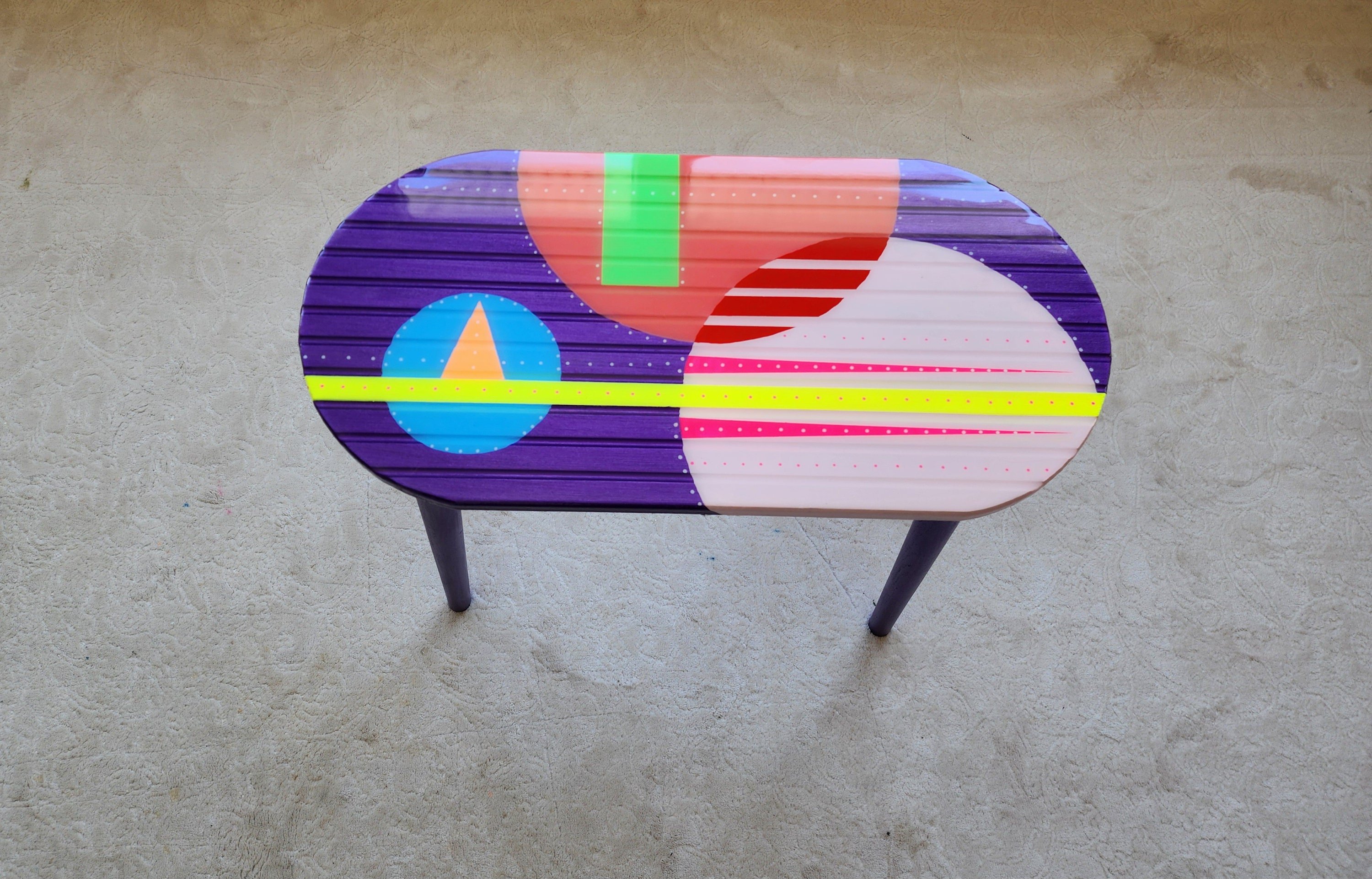 Oval Retro Abstract Modern Epoxy Resin Side Funky Coffee Tables,Colorful Vintage Pop Art Geometric Purple Blue Cool Bedside Center Art Table