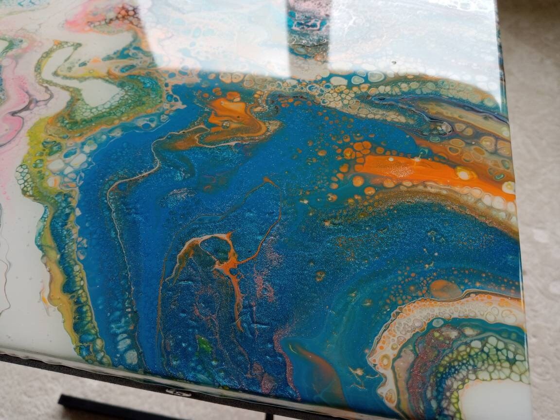 Resin Couch C Shape Table With Metal Legs,Living Room Bedside Bedroom Colorful Abstract Cool Funky Side Sofa Unique Art Design Coffee Table