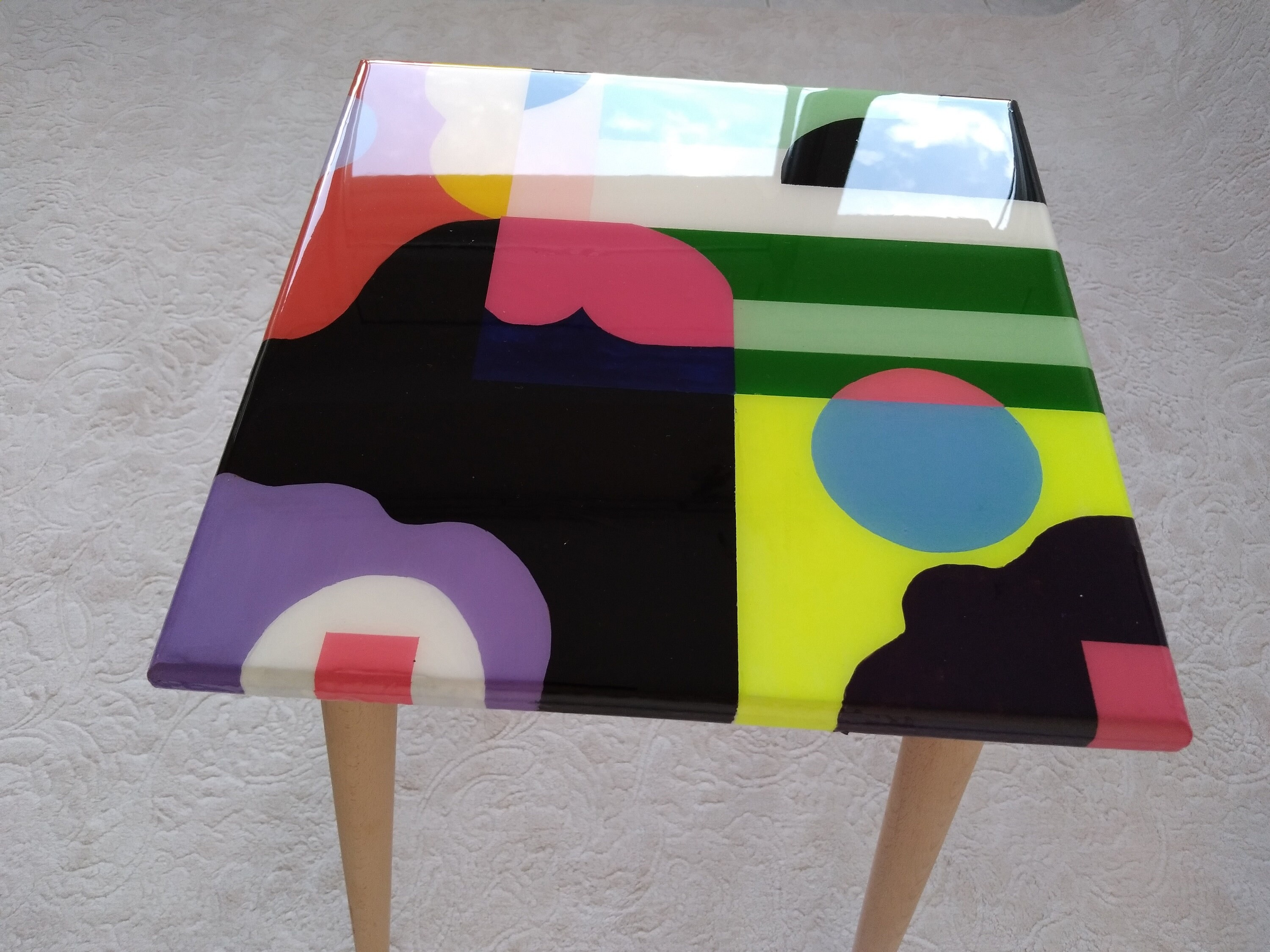 Small Colorful Wooden Resin Abstract Side Coffee Table, Yellow Pink Black Green Modern Entryway Bedside End Sofa Cool Epoxy Funky Art Table