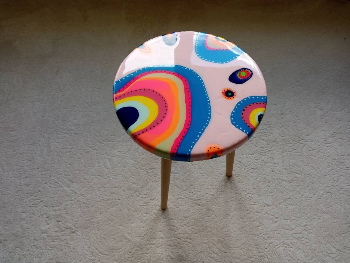 Vibrant Resin Colorful Flower Side End Coffee Table,Rainbow Funky Groovy Retro Modern Unique Abstract Sofa Art Design Cool Chic Epoxy Table