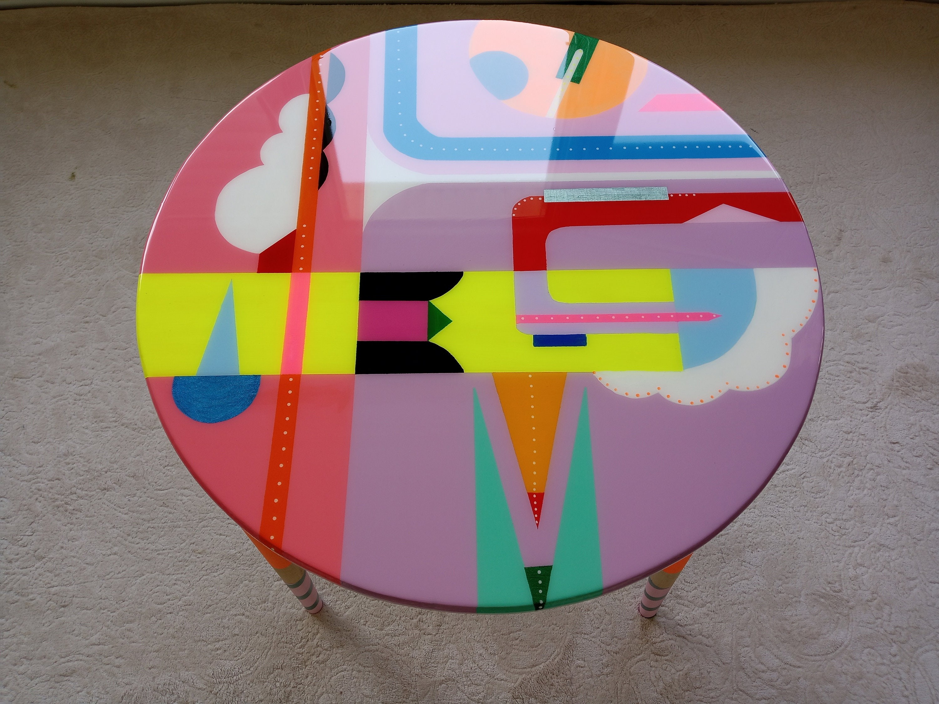Round Colorful Funky Abstract Boho Resin Table,Pink Purple Groovy Vibrant Wood Rainbow Retro Hippi End Side Cool Luxury Center Coffee Table