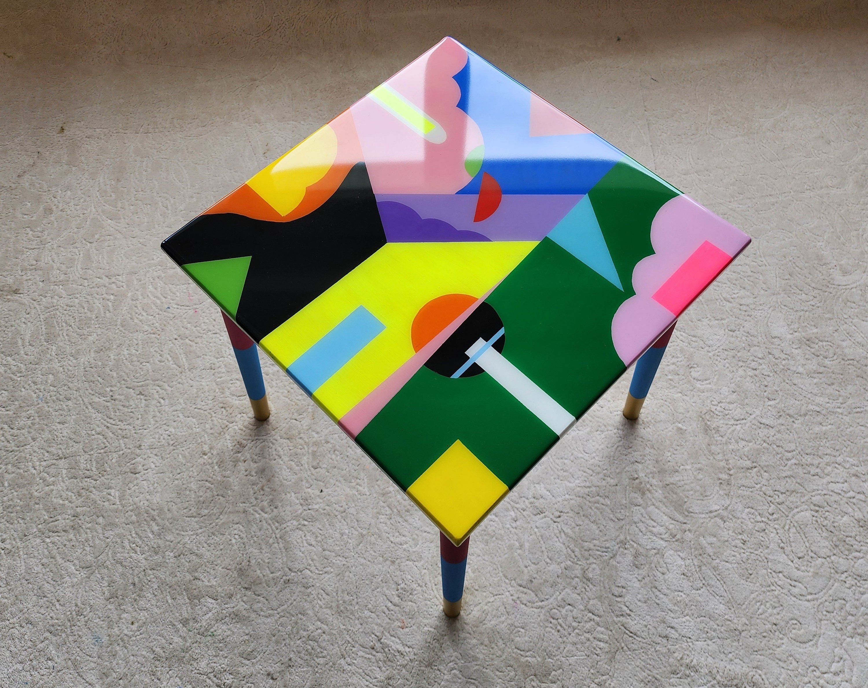 Colorful Abstract Pink Resin Side End Funky Coffee Table, Yellow Modern Unique Living Room Bedside Center Wooden Epoxy Art Sofa Coffee Table