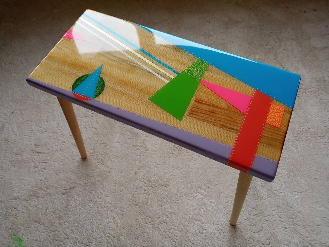 Wooden Colorful Resin Boho Side End Coffee Table, Unique Modern Pink Wood Sofa Abstract Bedside Living Room Bedroom Cool Epoxy Art Table