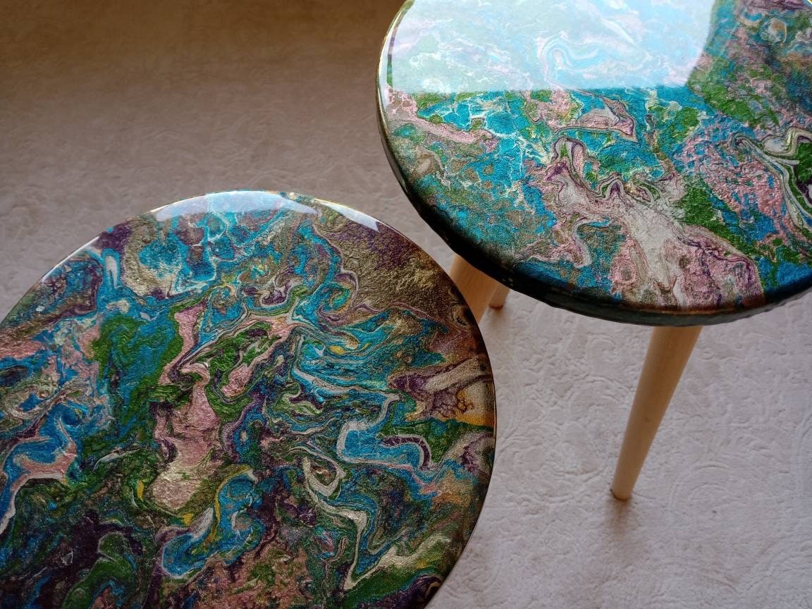 Round Small Abstract Resin Cute Side Coffee Tables, Modern Unique Wooden Colorful Blue Green Furniture End Sofa Epoxy Cool Art Bedside Table
