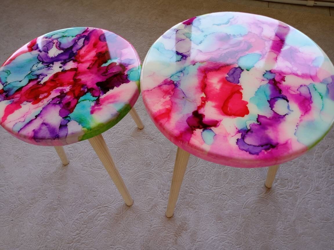 Wooden Colorful Abstract Resin Side Coffee Tables,Round Pink White Eclectic Cool Vibrant Bedside Entryway Handmade Painted Art End Table