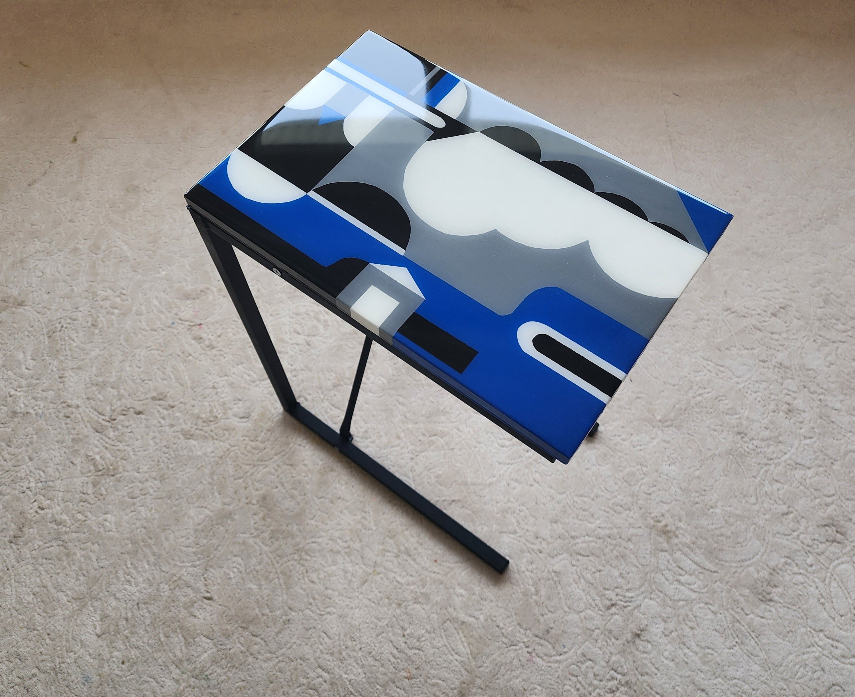 Colorful C Shaped Side/End Epoxy Resin Table, Modern Abstract Painted Coffee Table For Living Room,Laptop Stand, Wood Sofa Couch Art Table